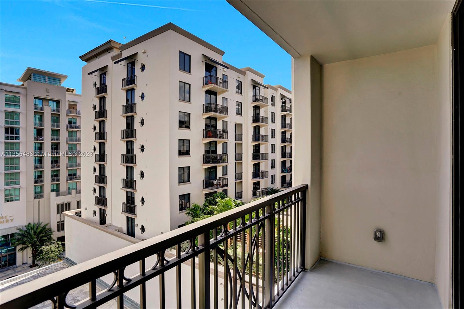 MERRICK MANOR - Residential Lease