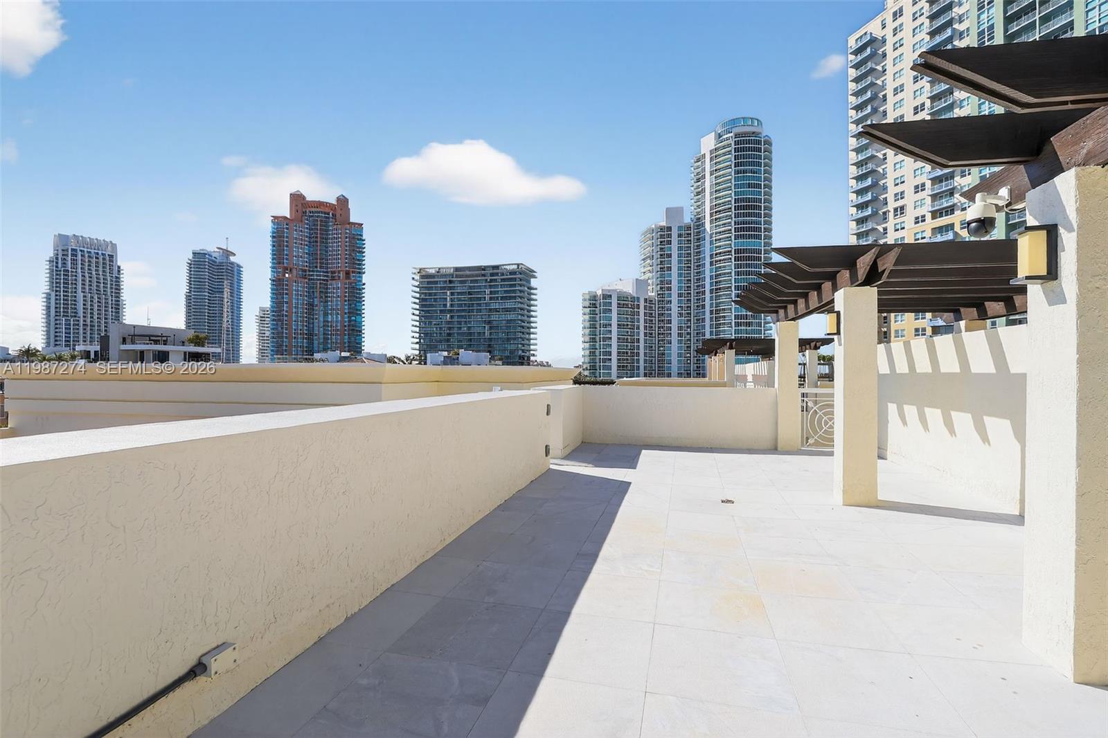 THE COURTS AT SOUTH BEACH - Residential