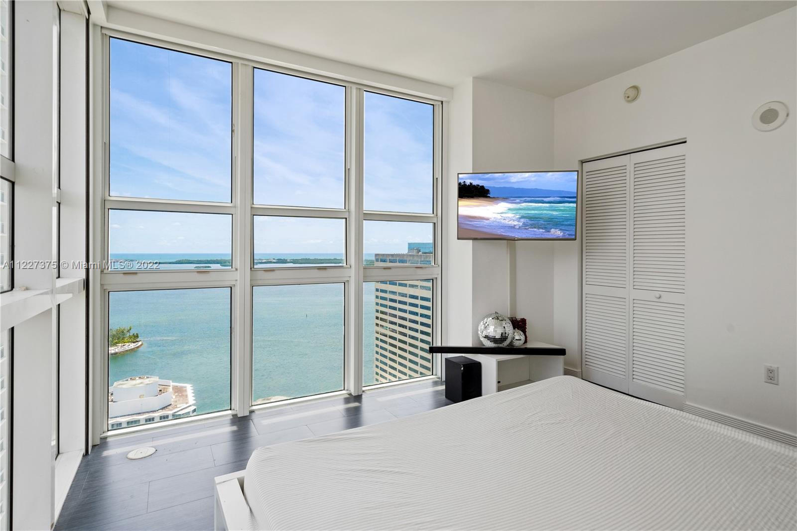 THE PLAZA 901 BRICKELL CO - Residential Lease
