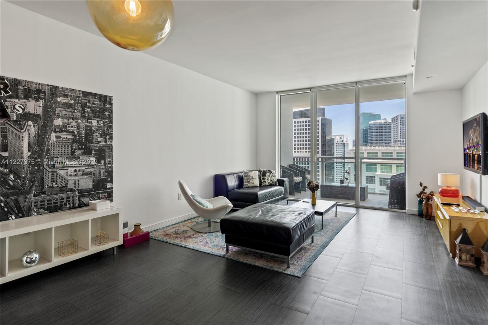 THE PLAZA 901 BRICKELL CO - Residential Lease