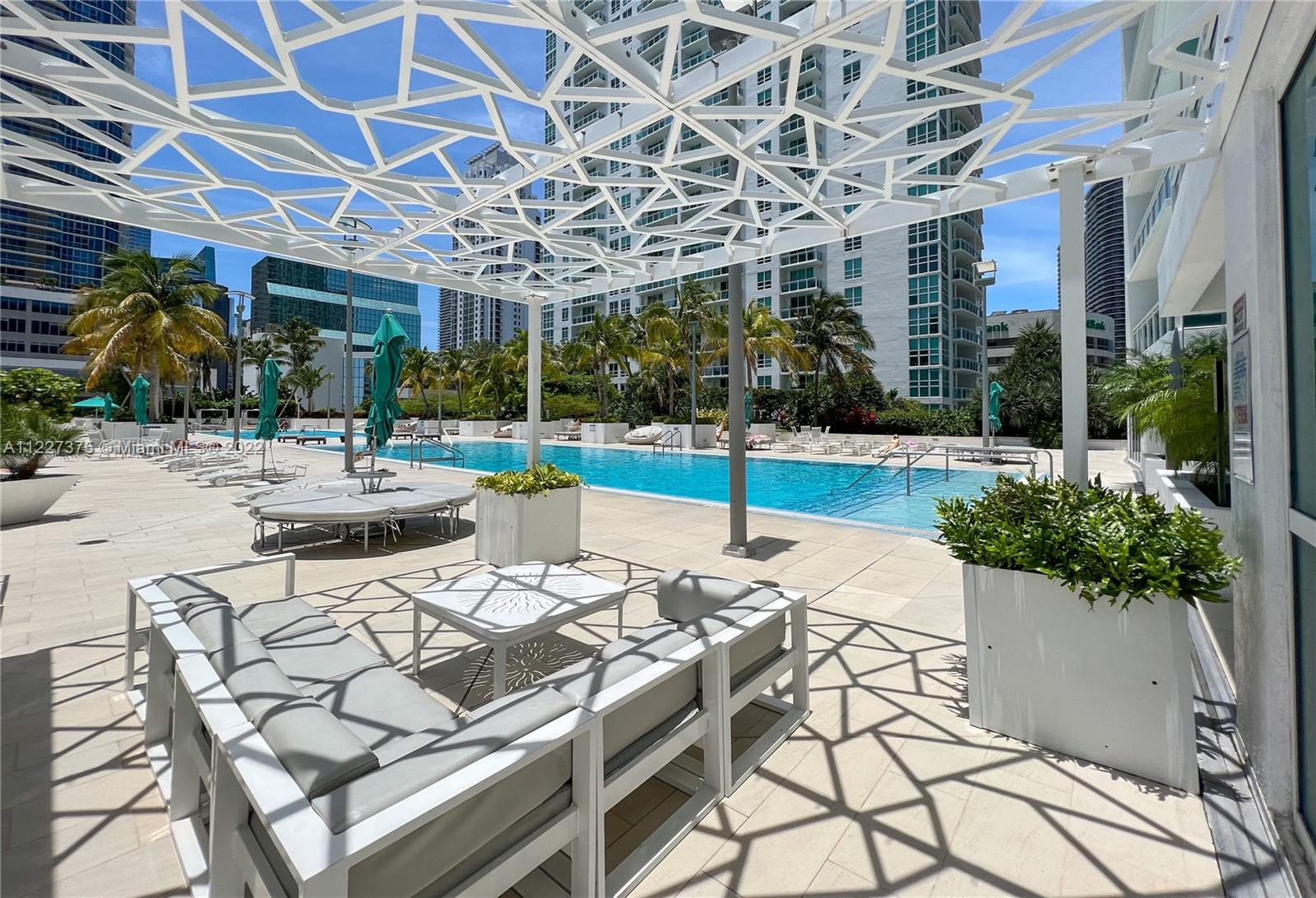 THE PLAZA 901 BRICKELL CO - Residential Lease