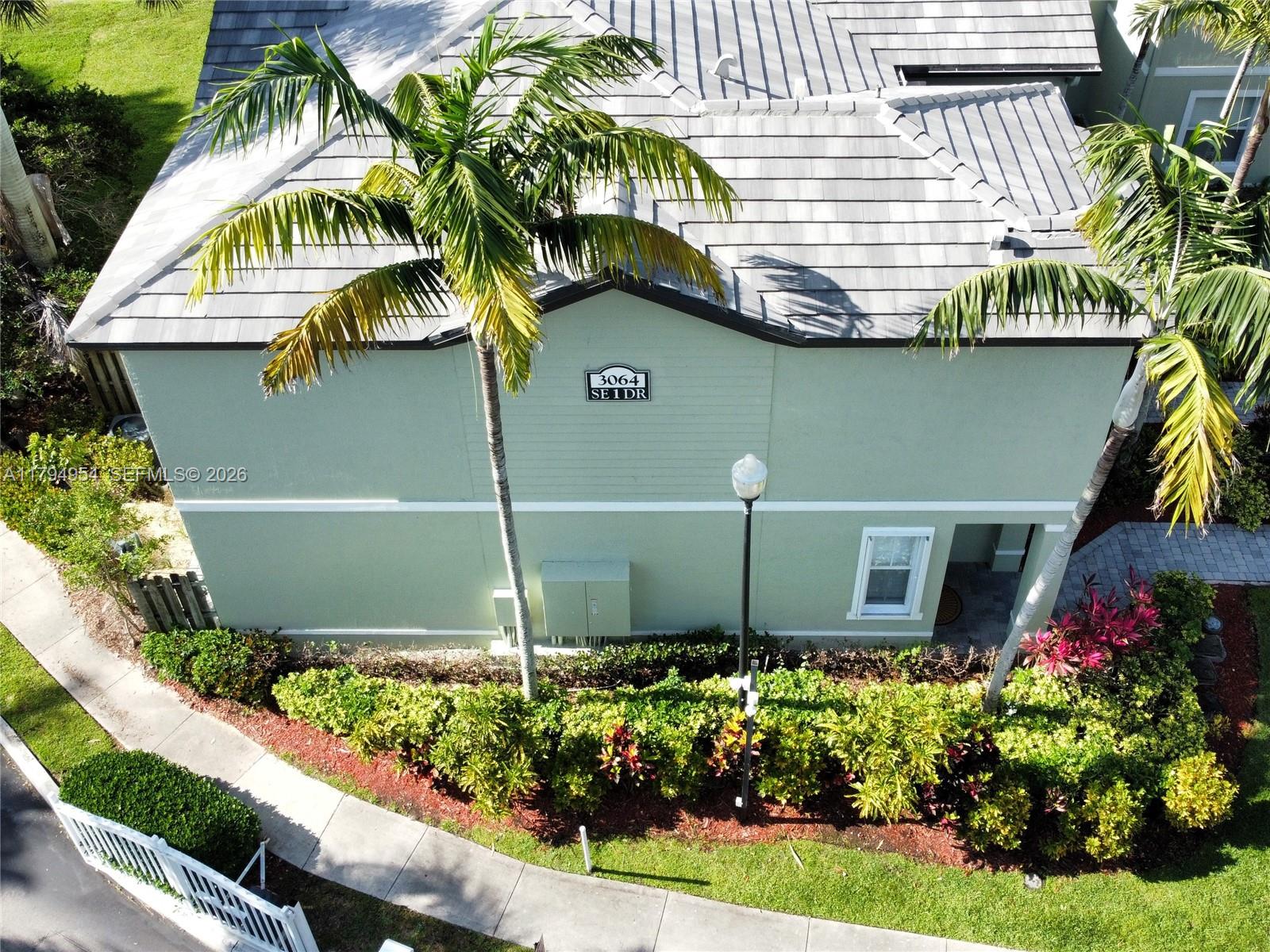 FIJI CONDO NO 3 - Residential