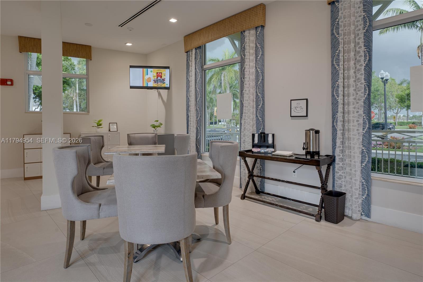 FIJI CONDO NO 3 - Residential