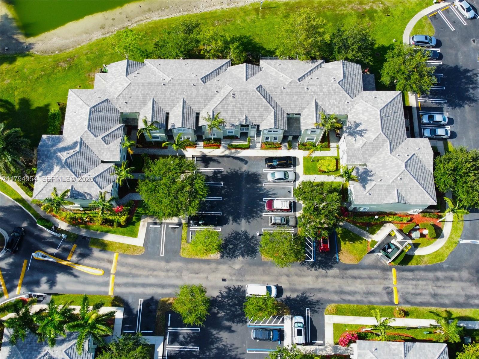 FIJI CONDO NO 3 - Residential