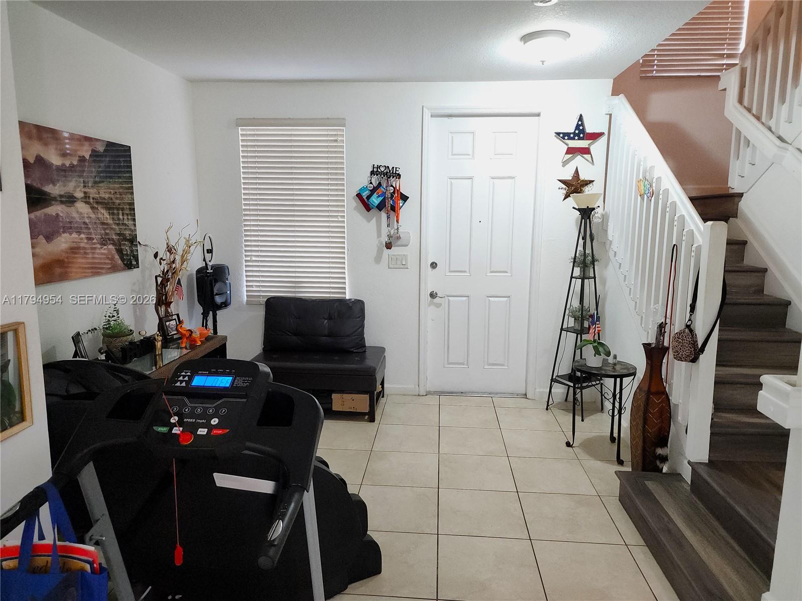 FIJI CONDO NO 3 - Residential