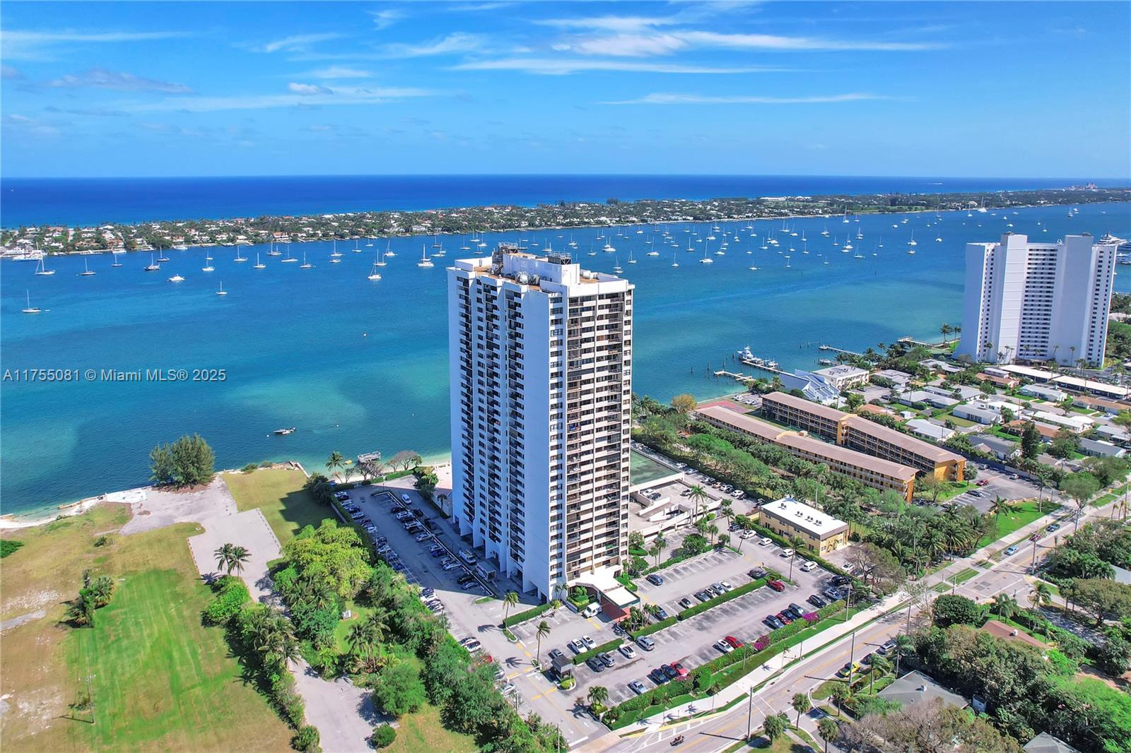 PALM BEACH HOUSE CONDO - Residential