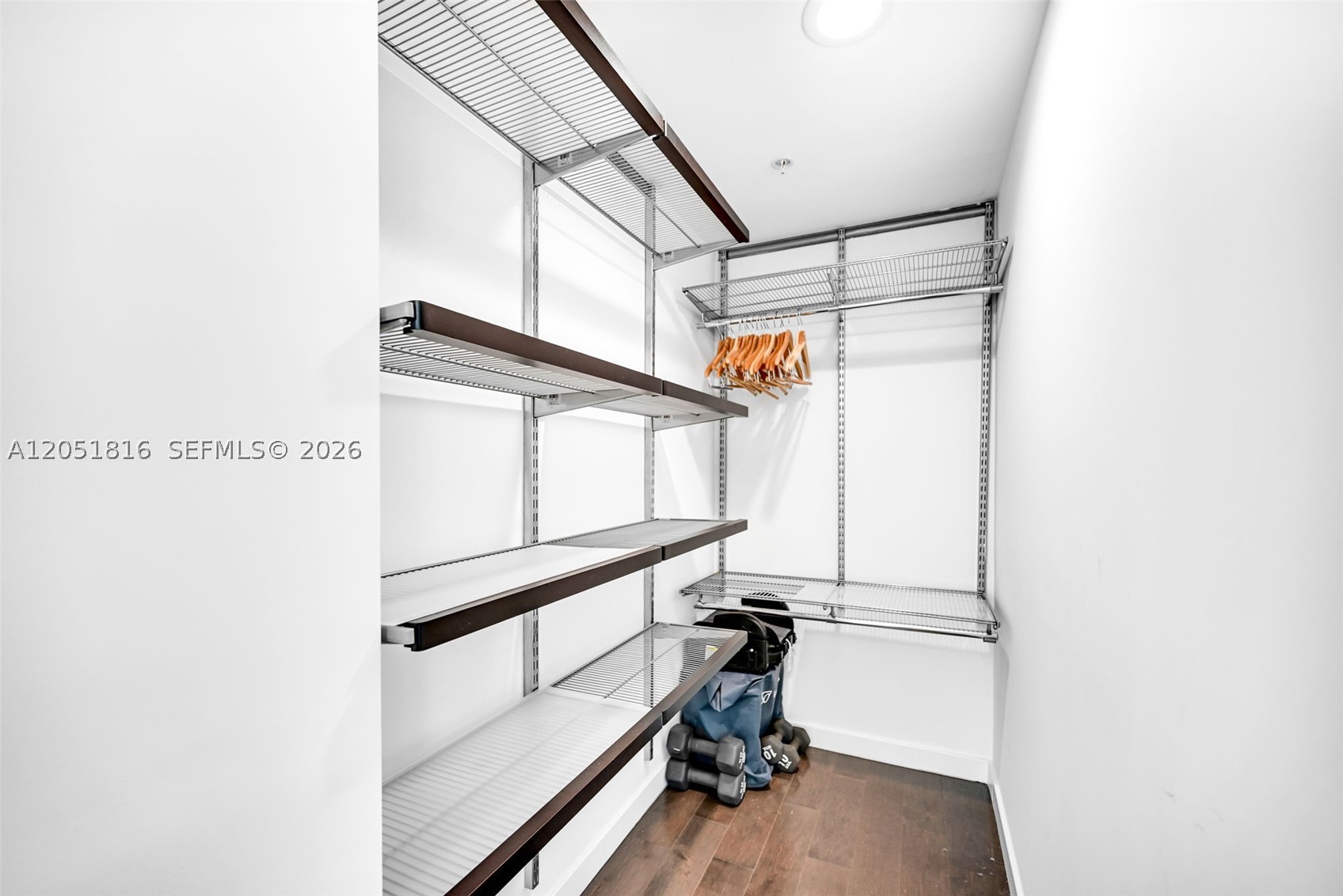 MERIDIAN 5 CONDO - Residential