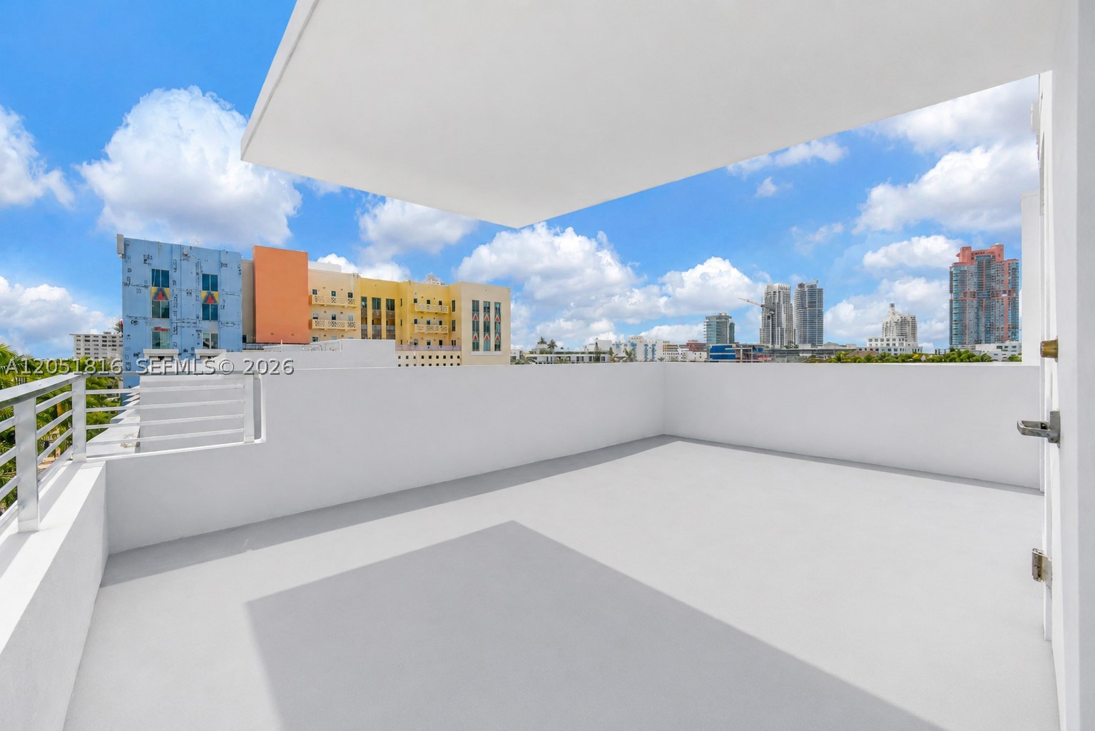 MERIDIAN 5 CONDO - Residential
