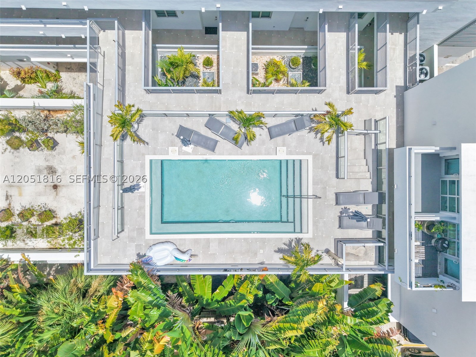 MERIDIAN 5 CONDO - Residential