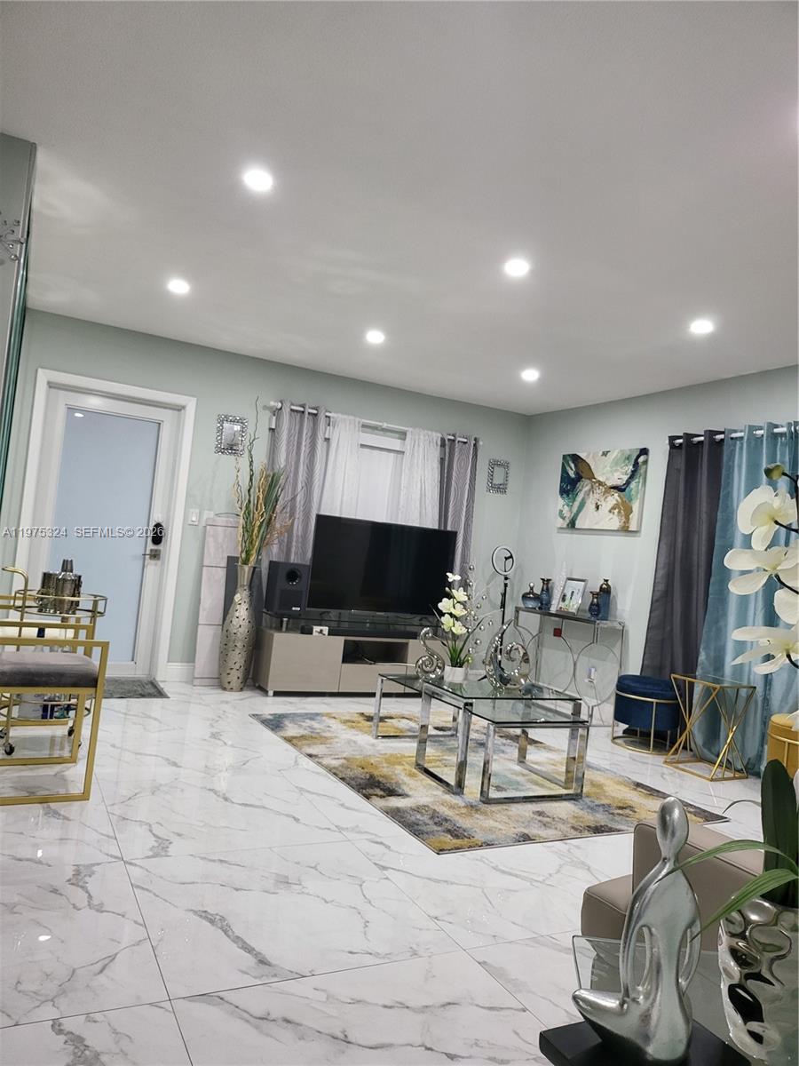 RODMAN OF HOLLYWOOD CONDO - Residential