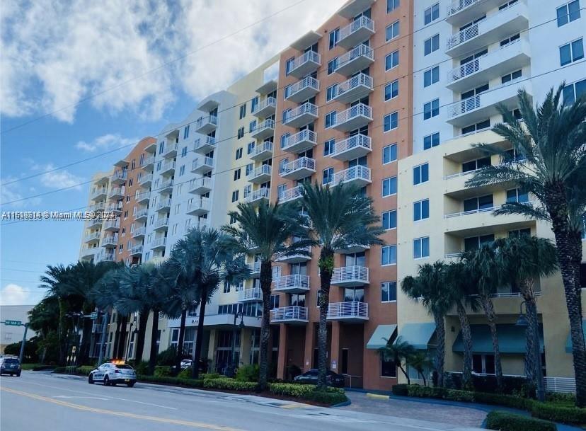 VENTURE AT AVENTURA EAST - Residential Lease