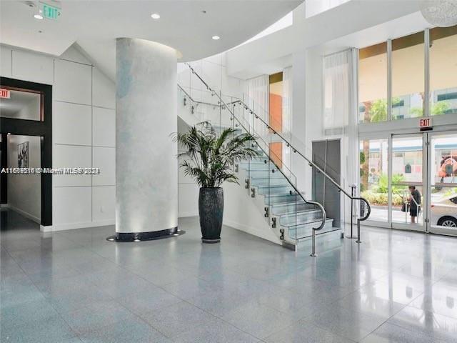 VENTURE AT AVENTURA EAST - Residential Lease