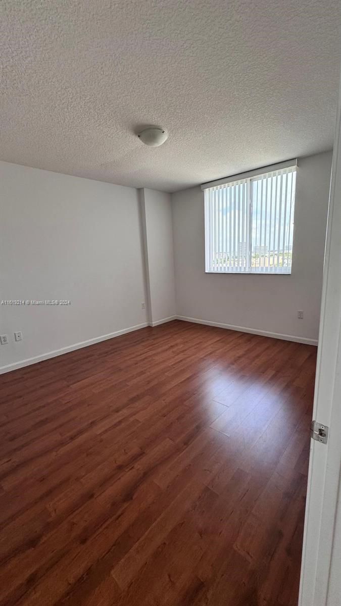 VENTURE AT AVENTURA EAST - Residential Lease