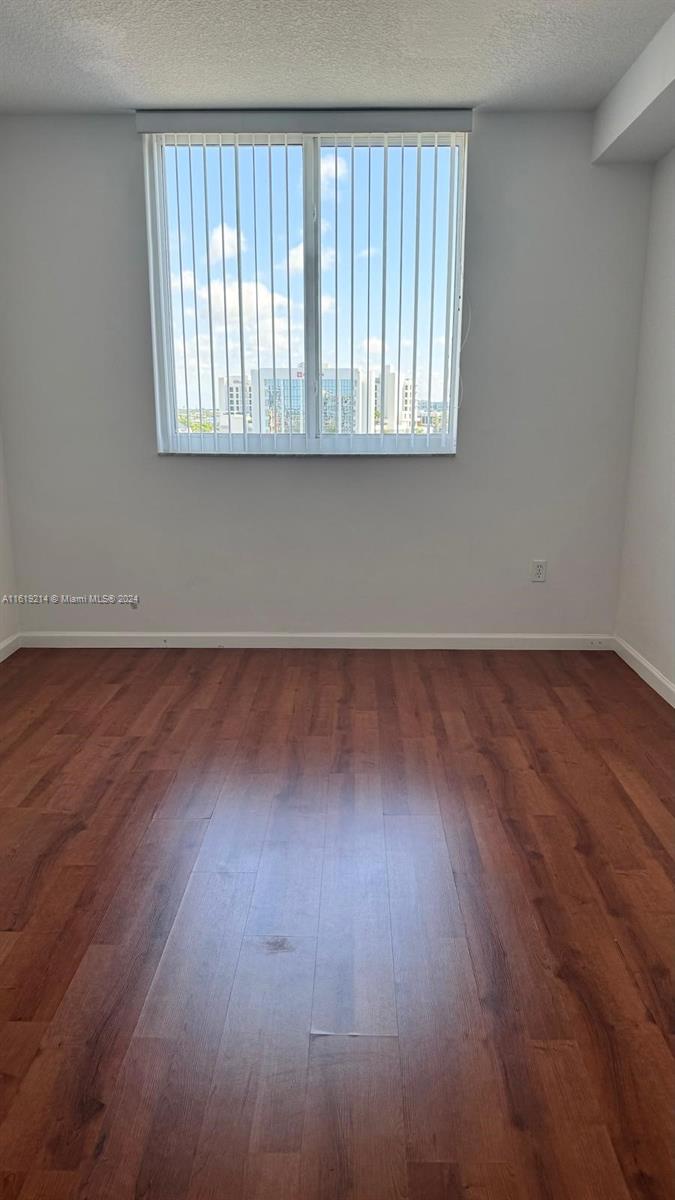 VENTURE AT AVENTURA EAST - Residential Lease