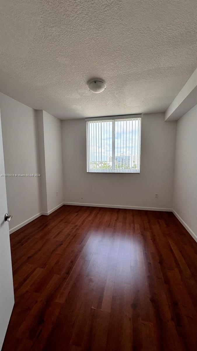 VENTURE AT AVENTURA EAST - Residential Lease