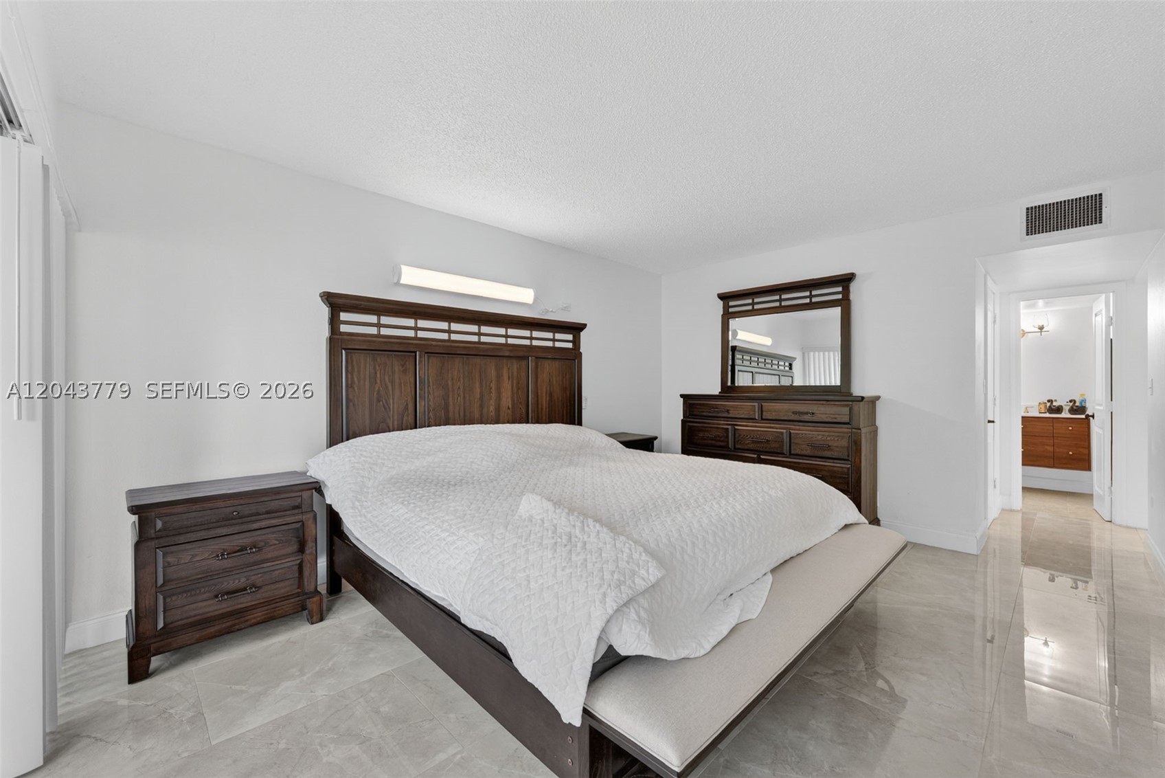 LAKES OF INVERRARY CONDO - Residential