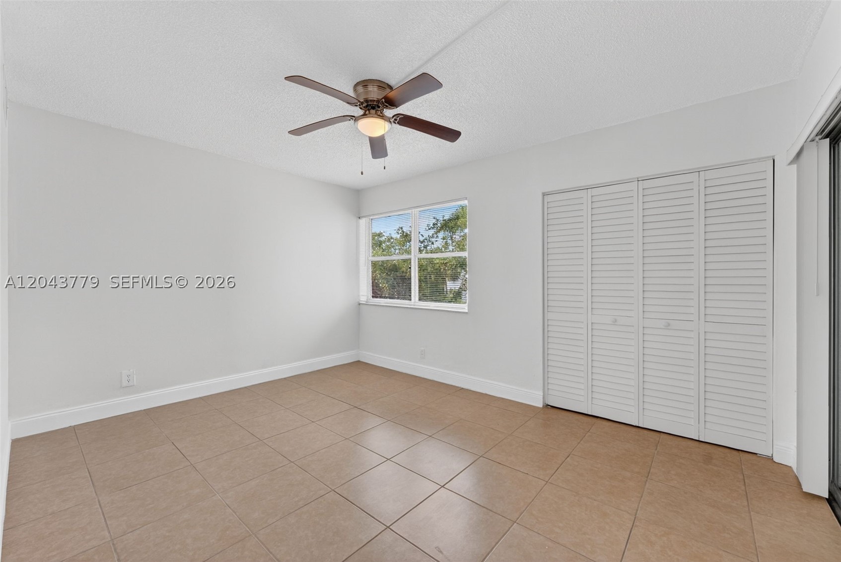 LAKES OF INVERRARY CONDO - Residential