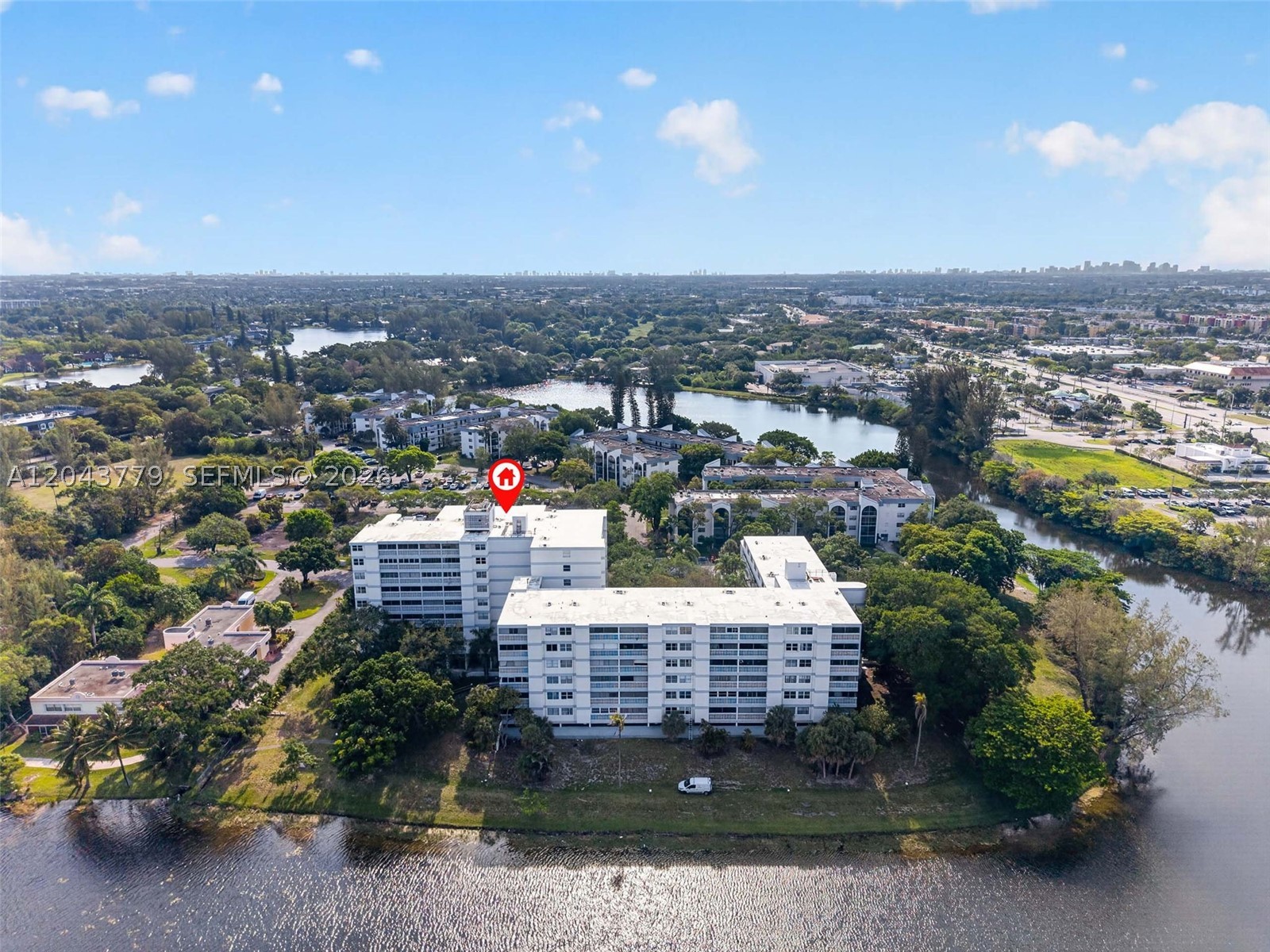LAKES OF INVERRARY CONDO - Residential