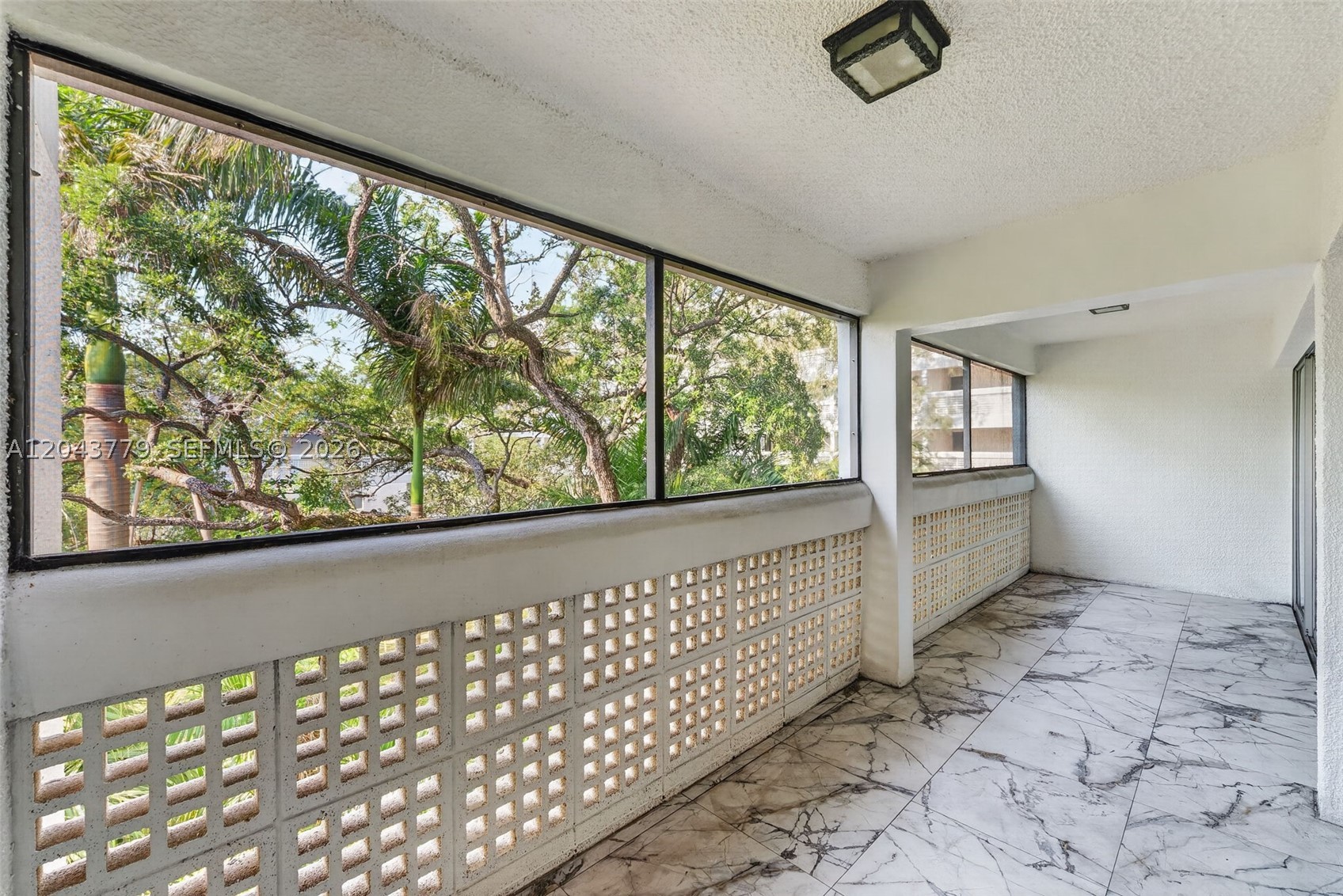 LAKES OF INVERRARY CONDO - Residential