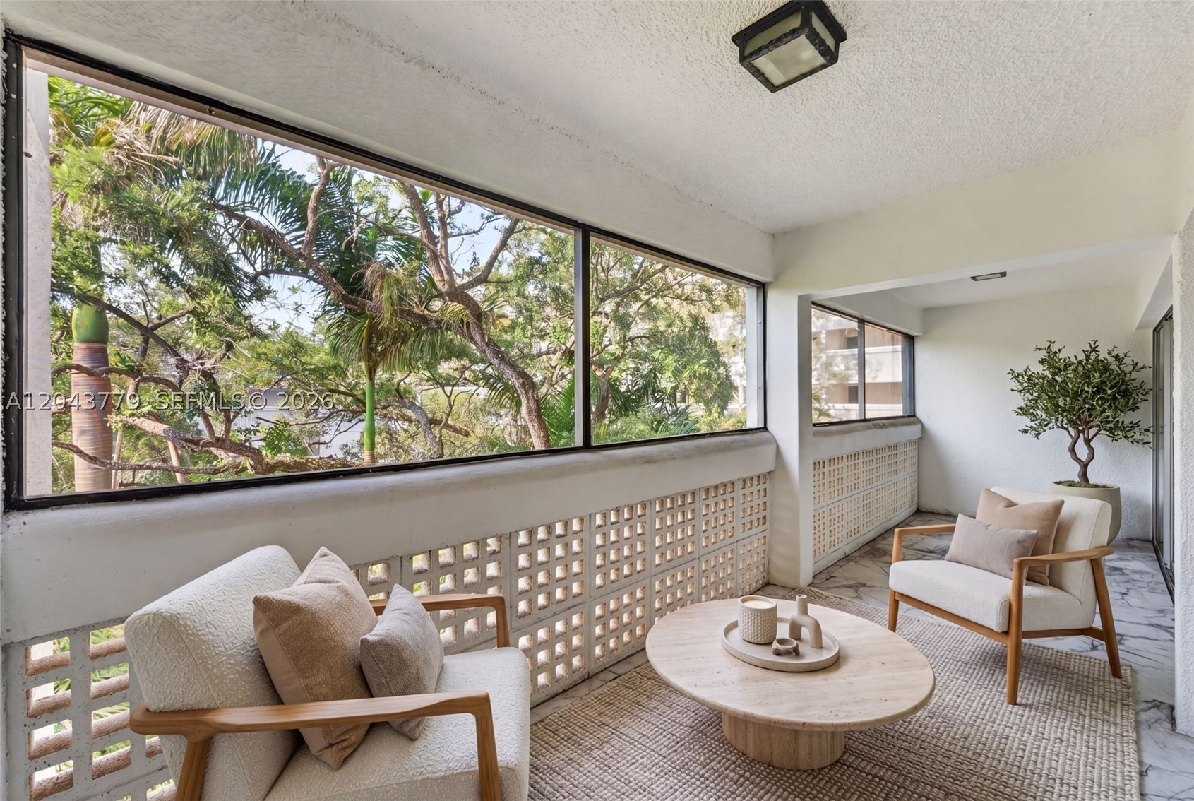 LAKES OF INVERRARY CONDO - Residential