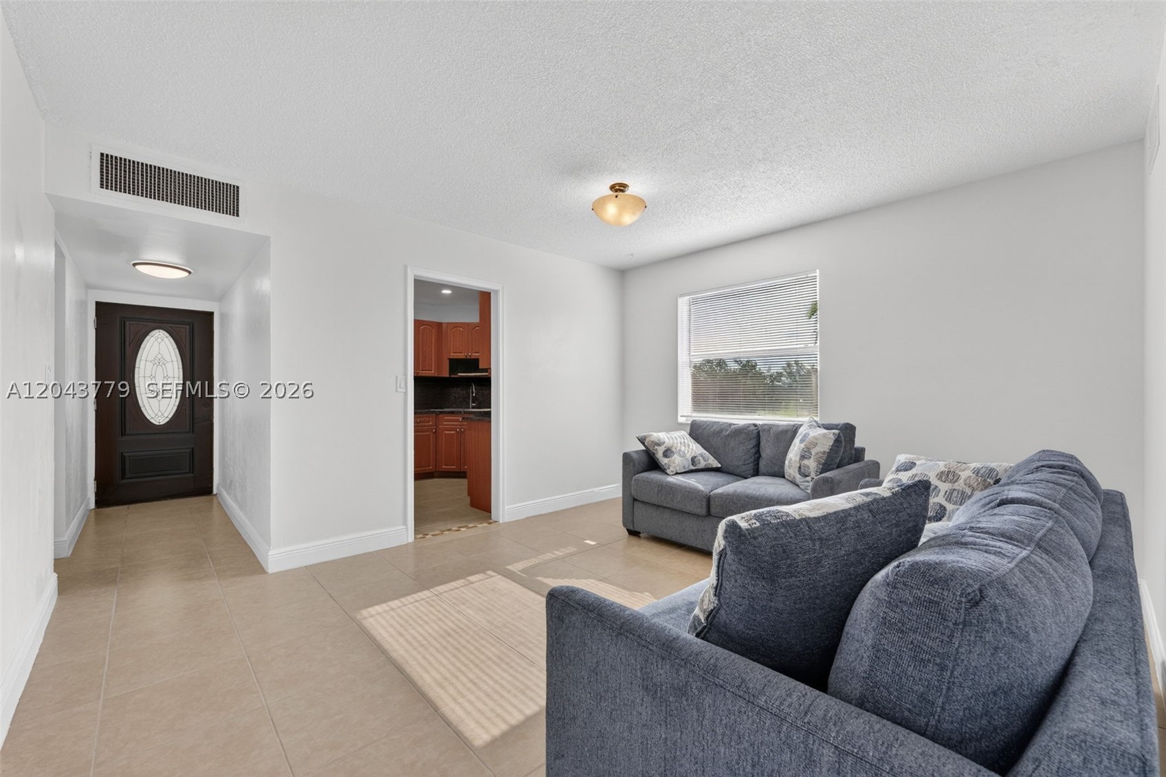 LAKES OF INVERRARY CONDO - Residential