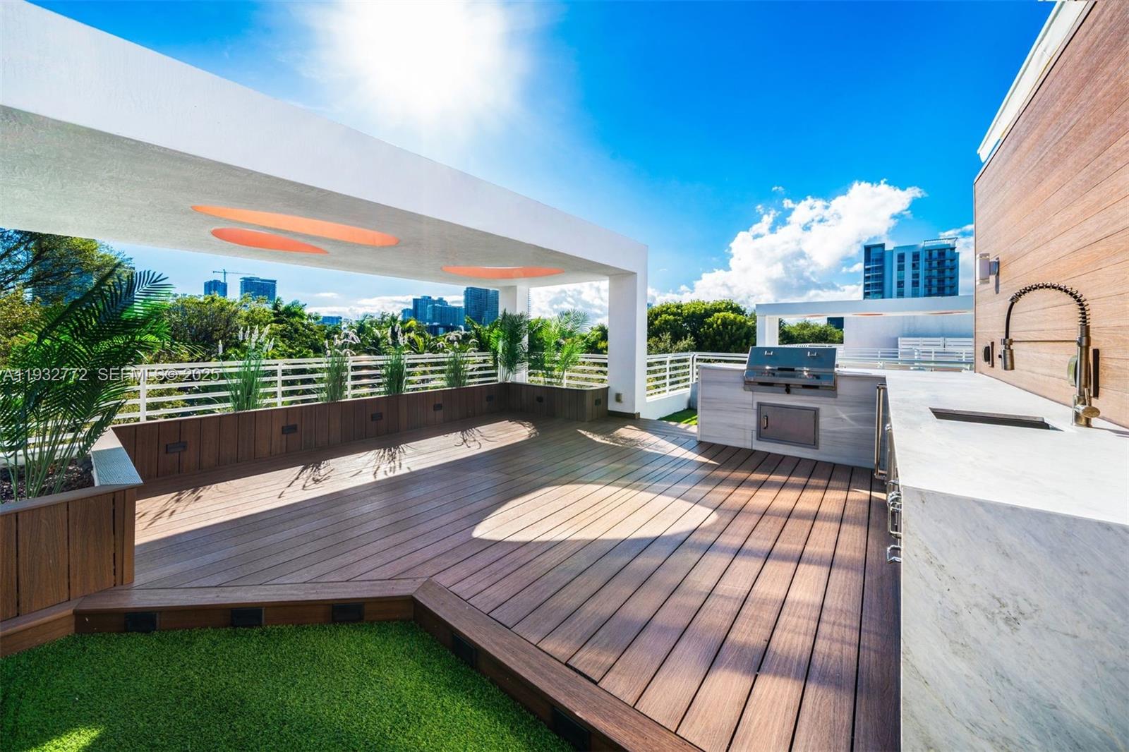 ONE BAY CONDO - Residential