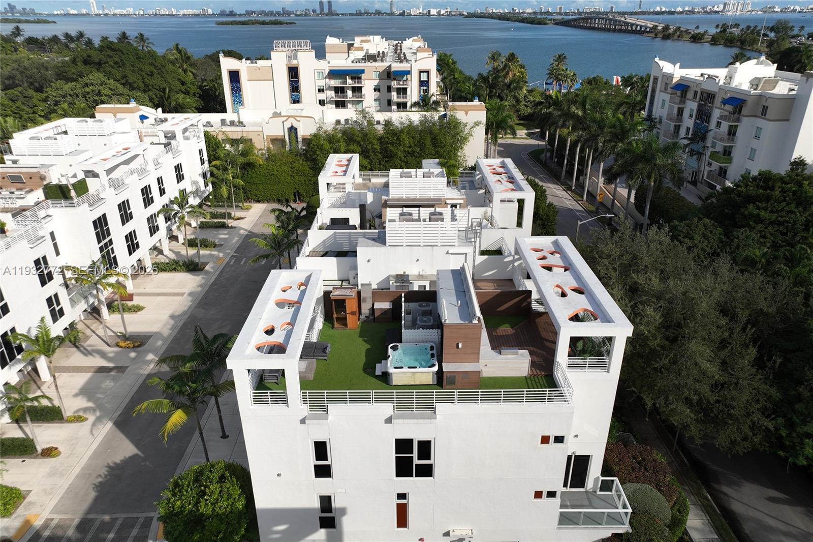 ONE BAY CONDO - Residential
