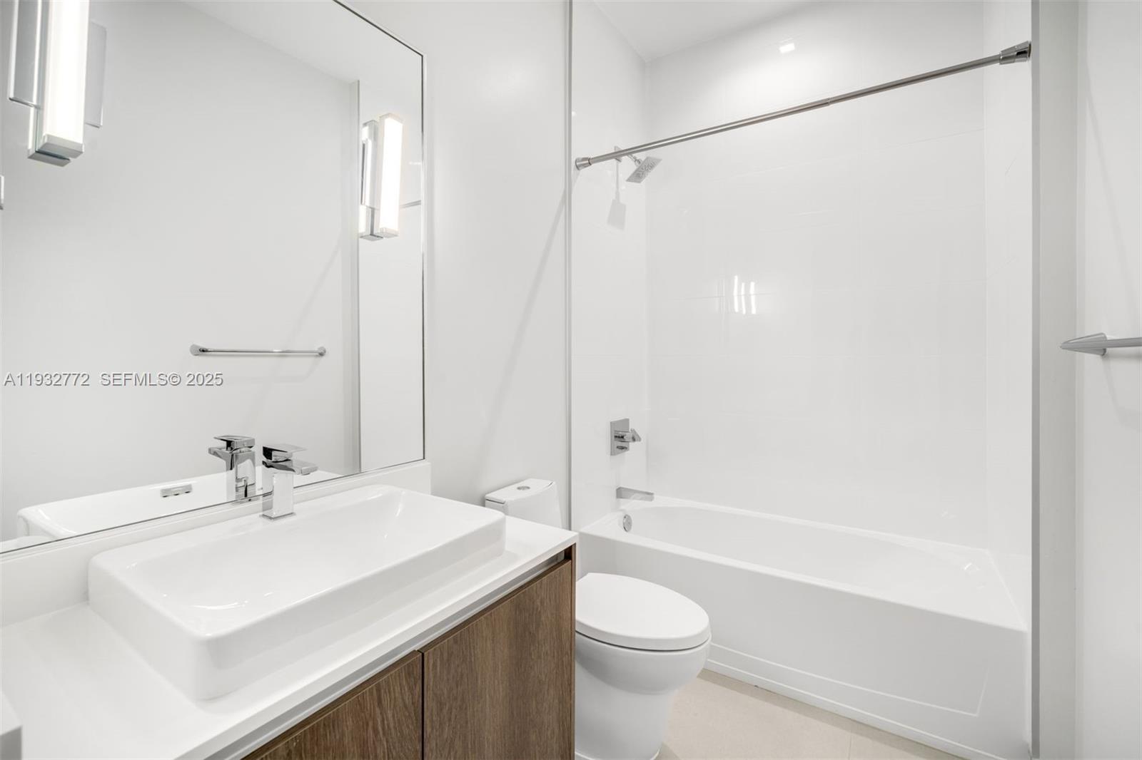 ONE BAY CONDO - Residential