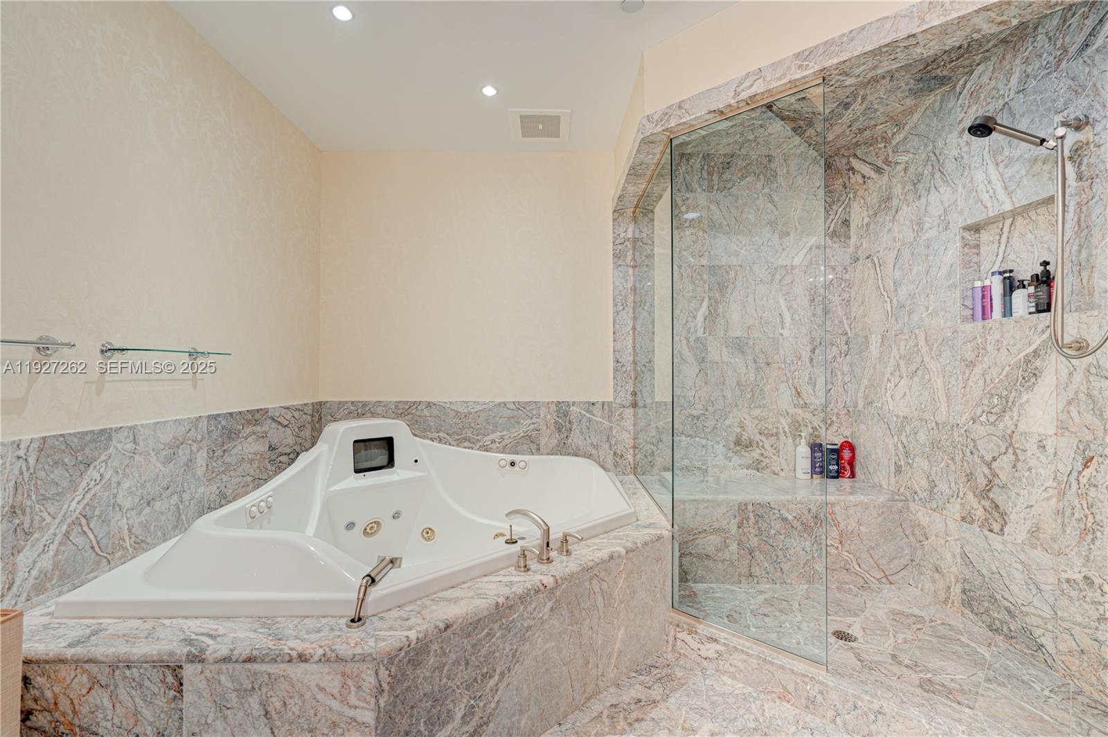 TURNBERRY OCEAN COLONY SO - Residential