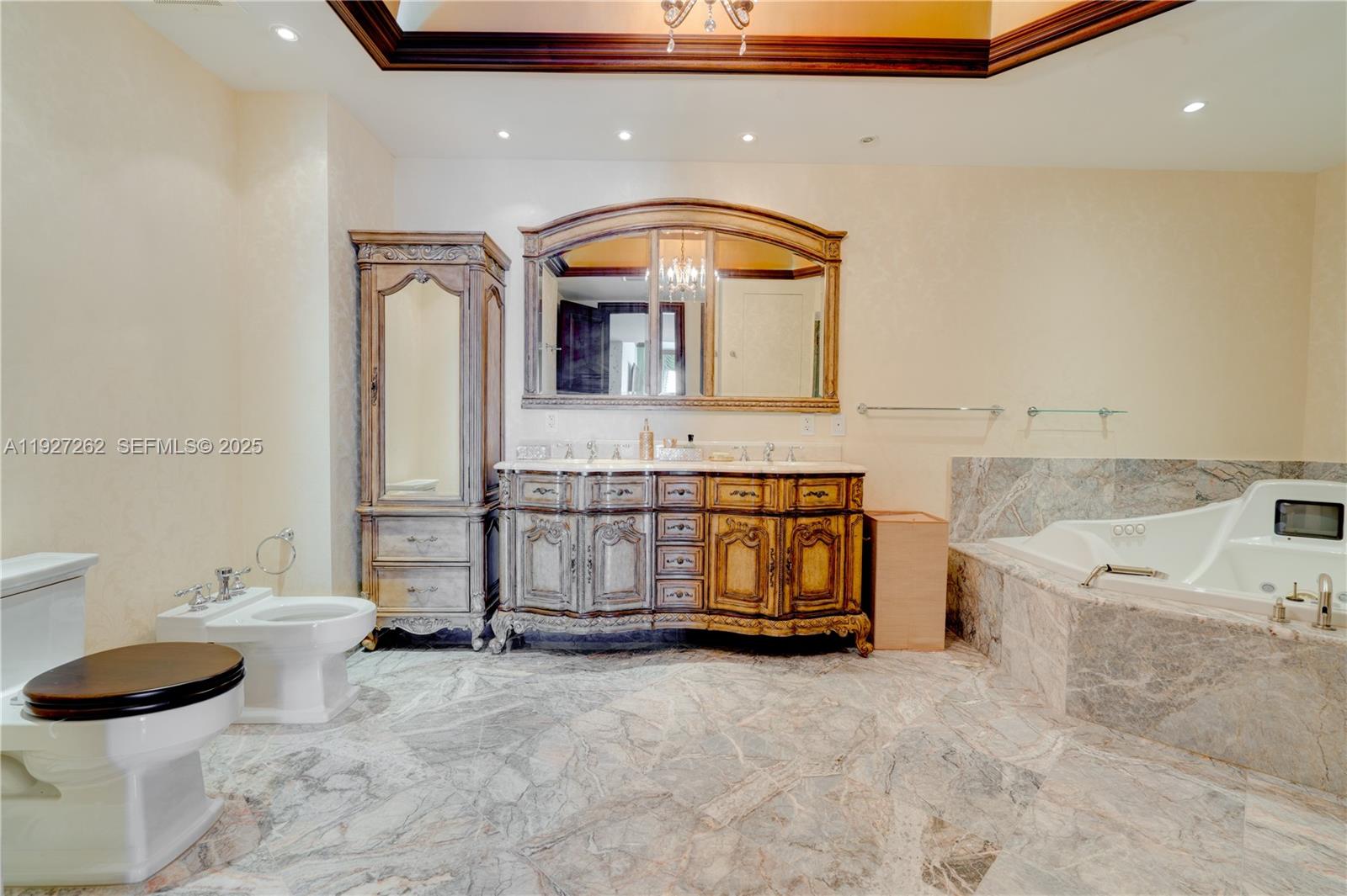 TURNBERRY OCEAN COLONY SO - Residential