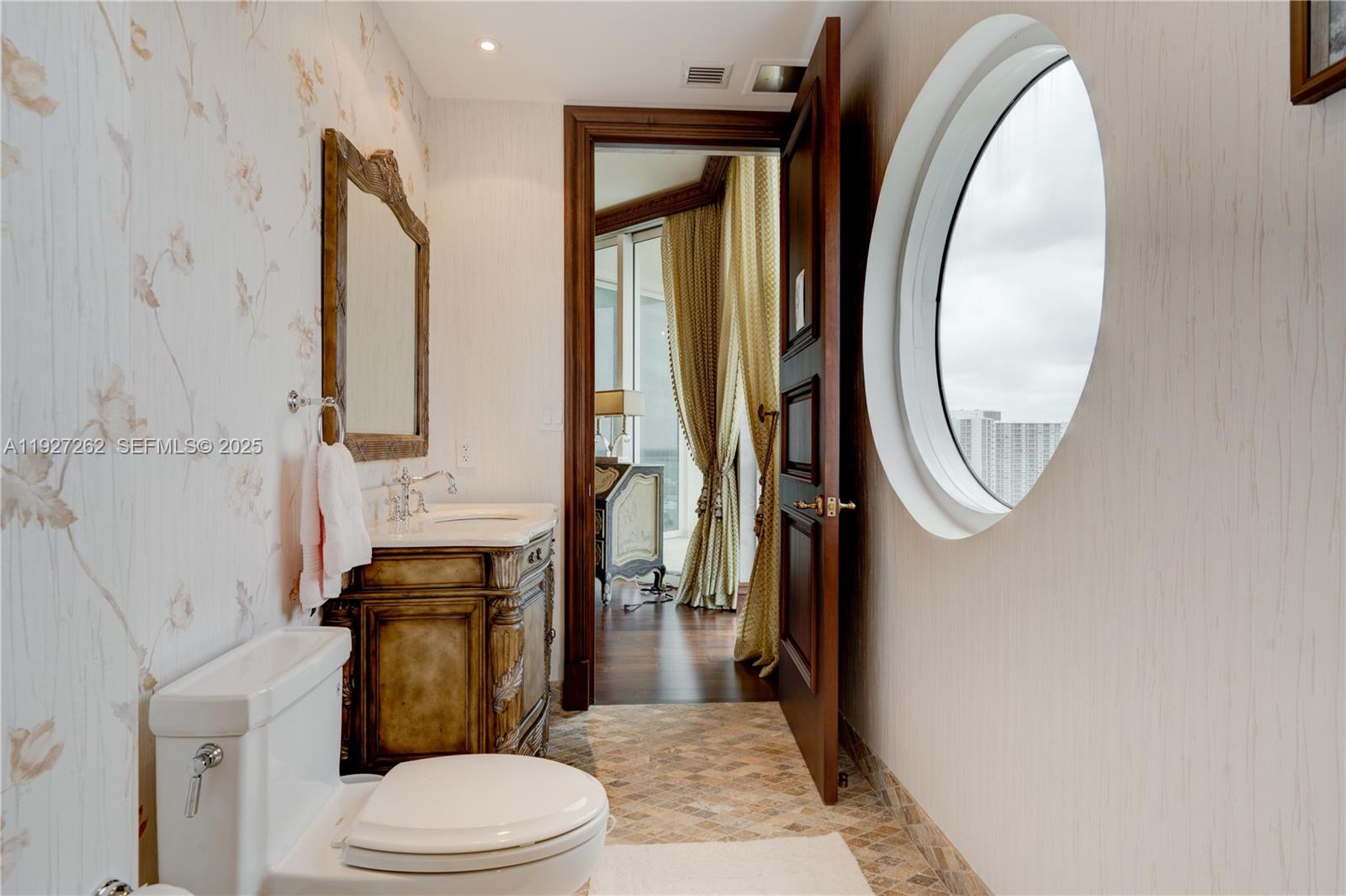TURNBERRY OCEAN COLONY SO - Residential