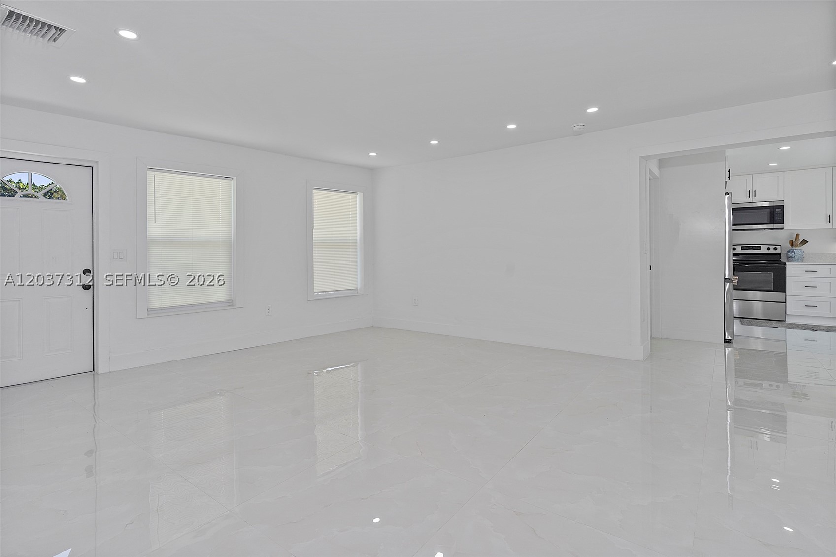 CRESTHAVEN NO 4 - Residential Lease