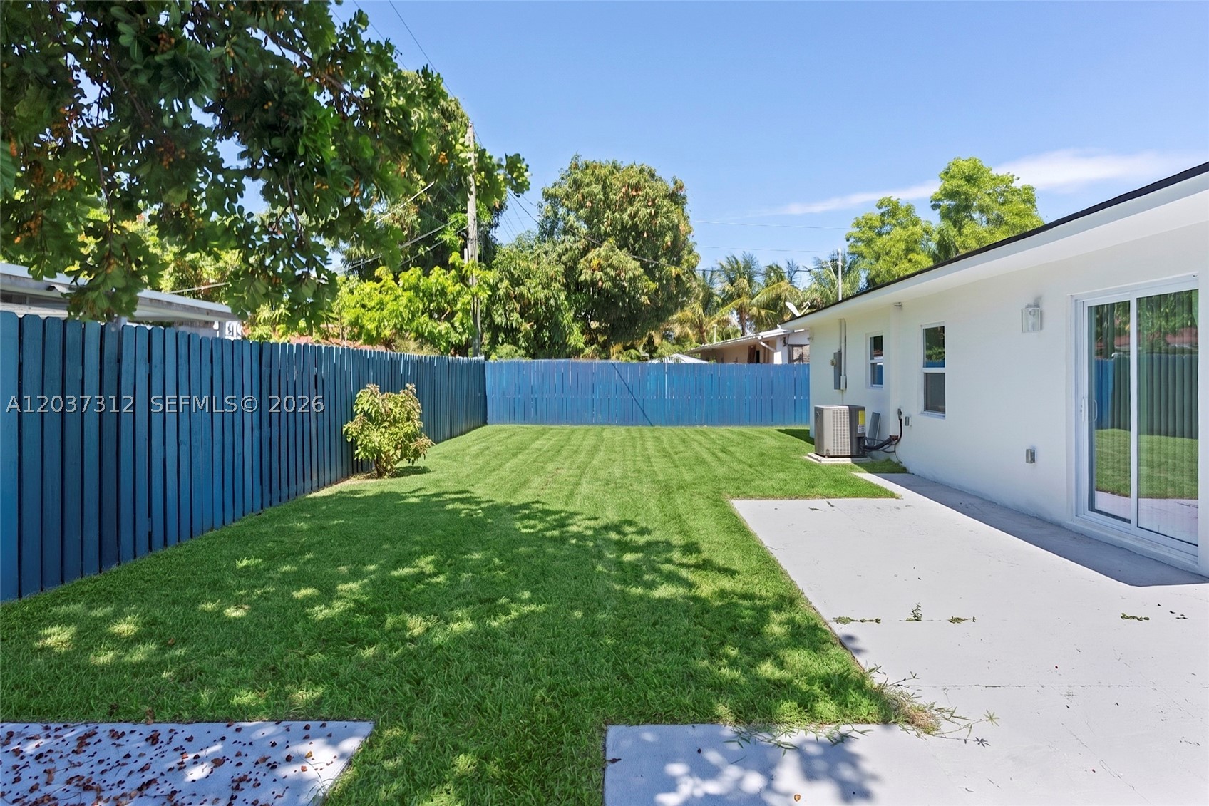 CRESTHAVEN NO 4 - Residential Lease