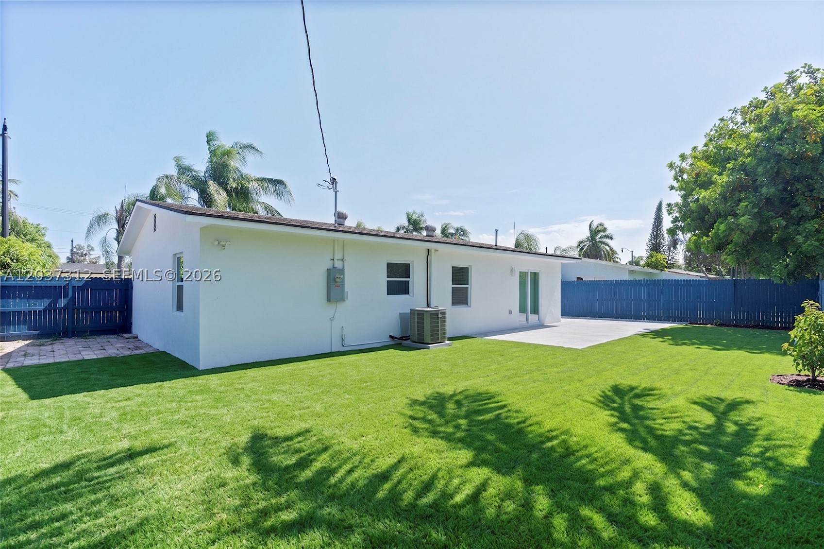 CRESTHAVEN NO 4 - Residential Lease