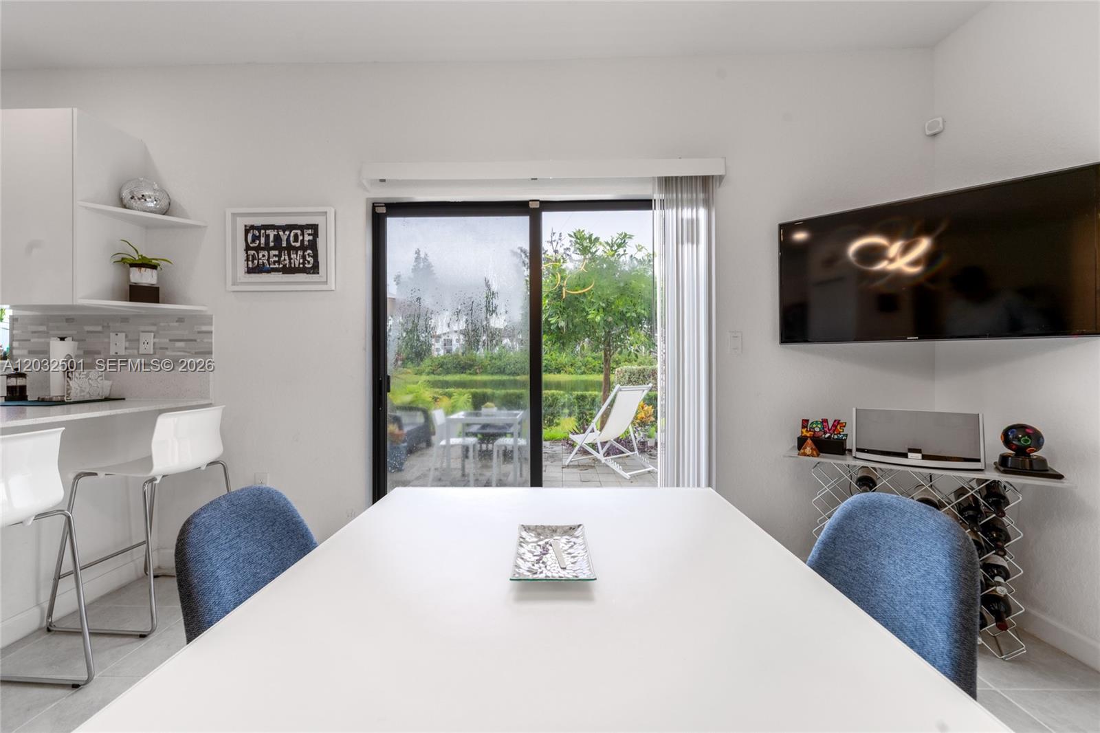 VISTA LAGO - Residential