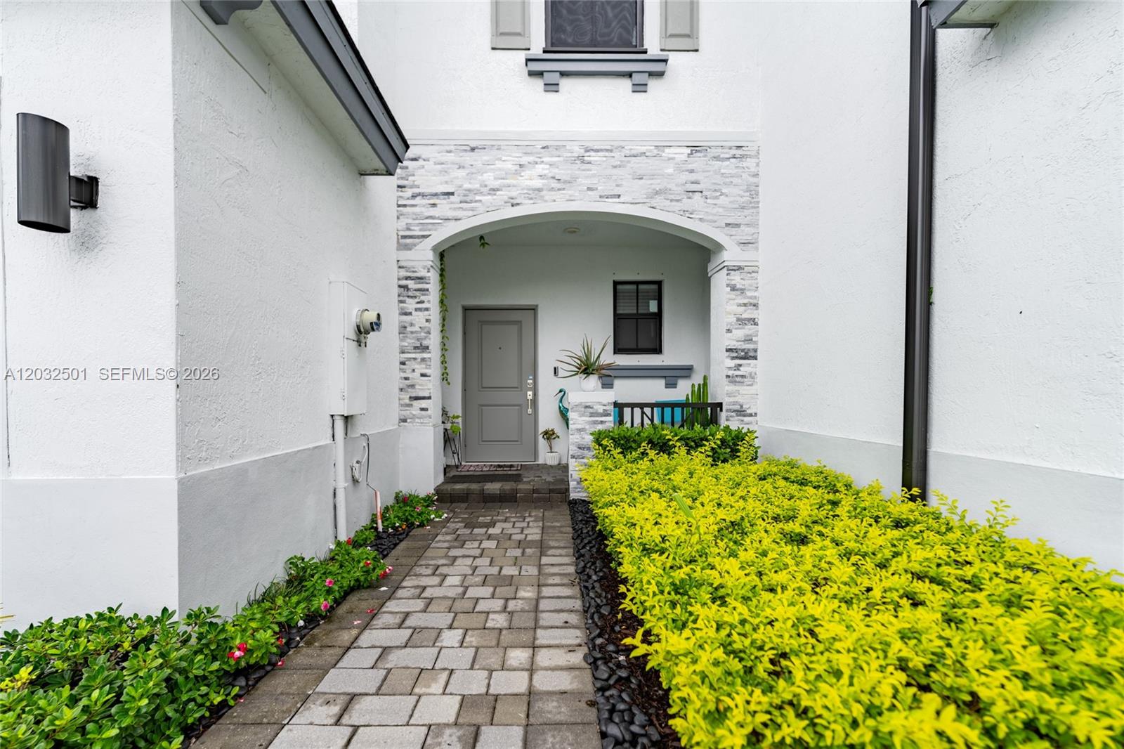 VISTA LAGO - Residential