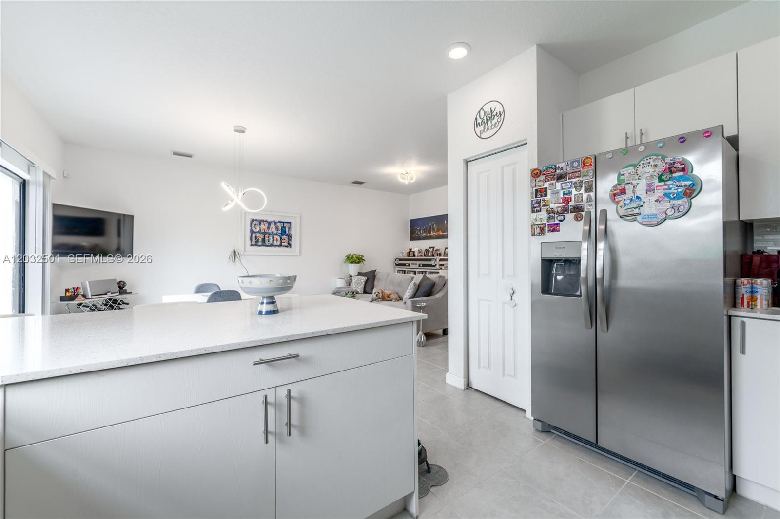 VISTA LAGO - Residential