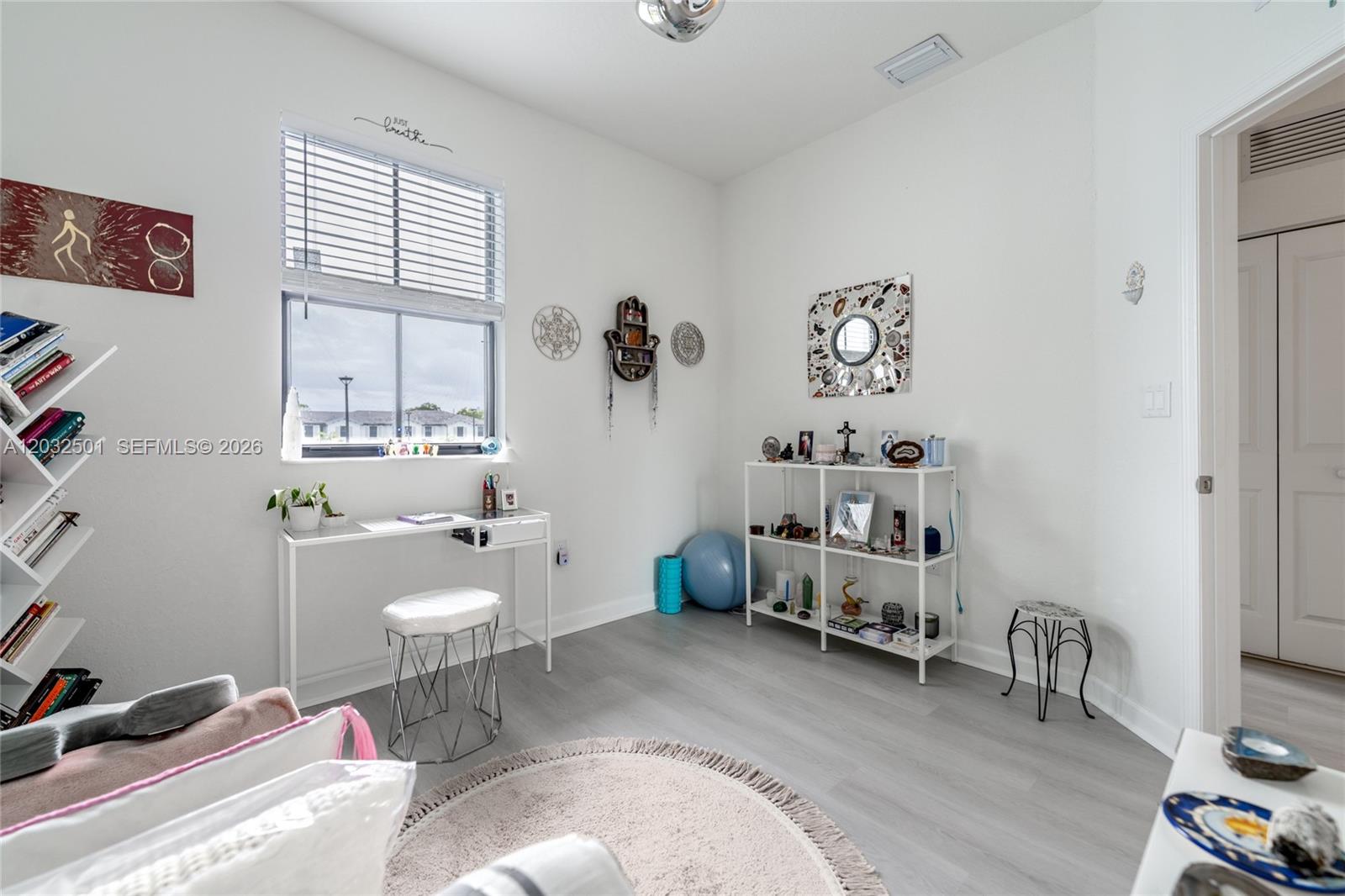 VISTA LAGO - Residential