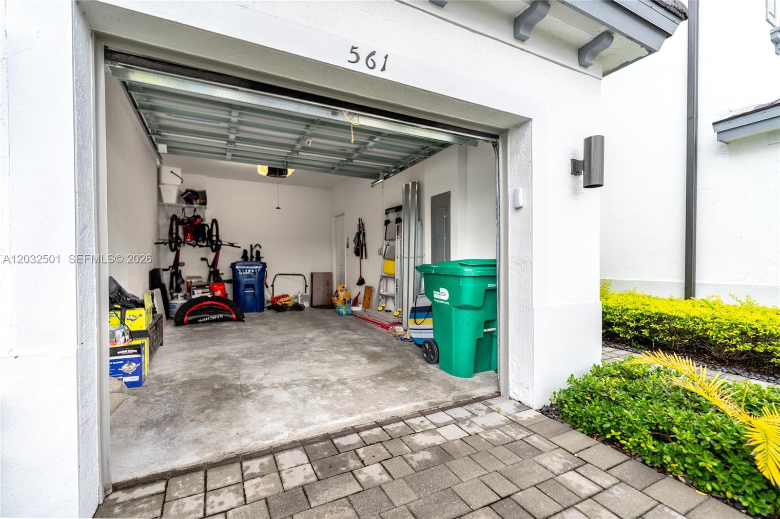 VISTA LAGO - Residential