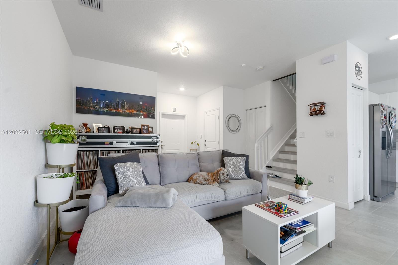 VISTA LAGO - Residential