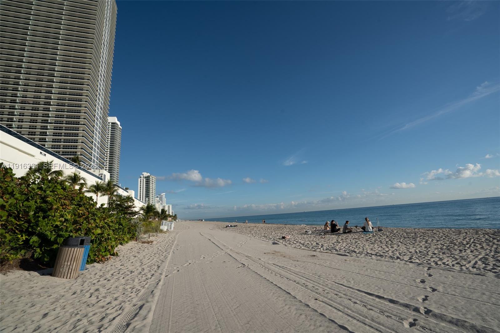 PLAZA TOWERS SOUTH CONDO - Residential