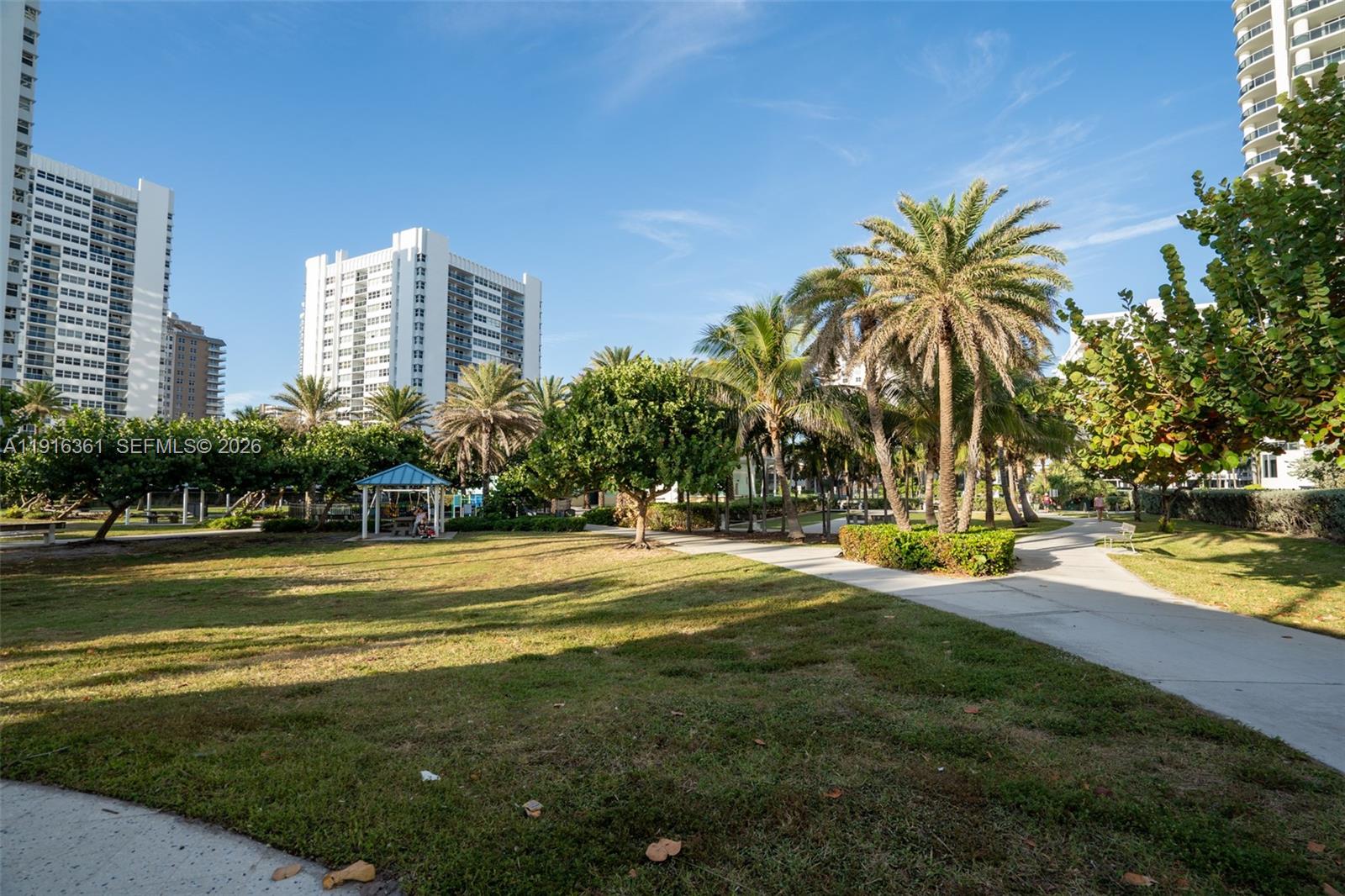 PLAZA TOWERS SOUTH CONDO - Residential