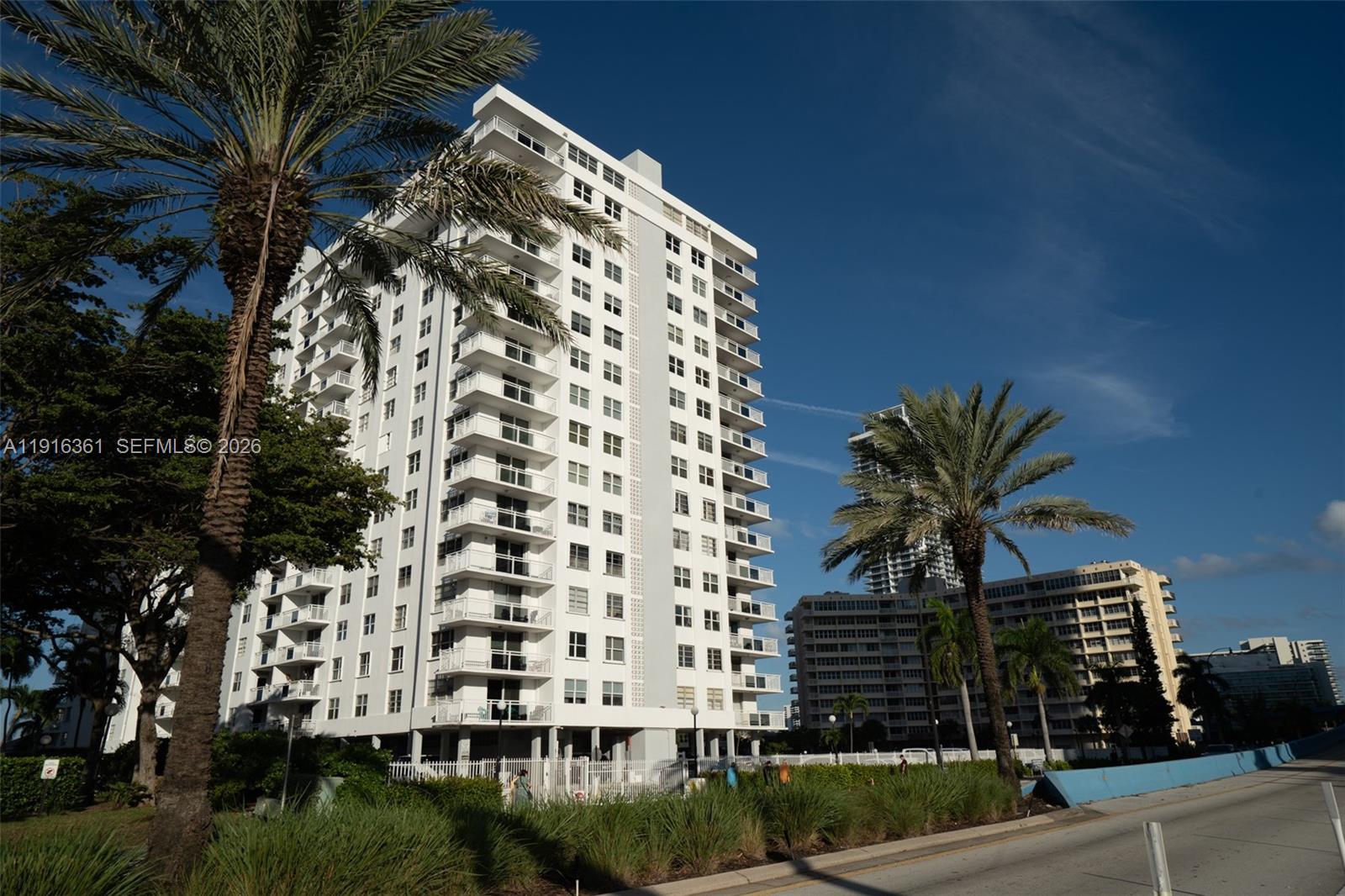 PLAZA TOWERS SOUTH CONDO - Residential
