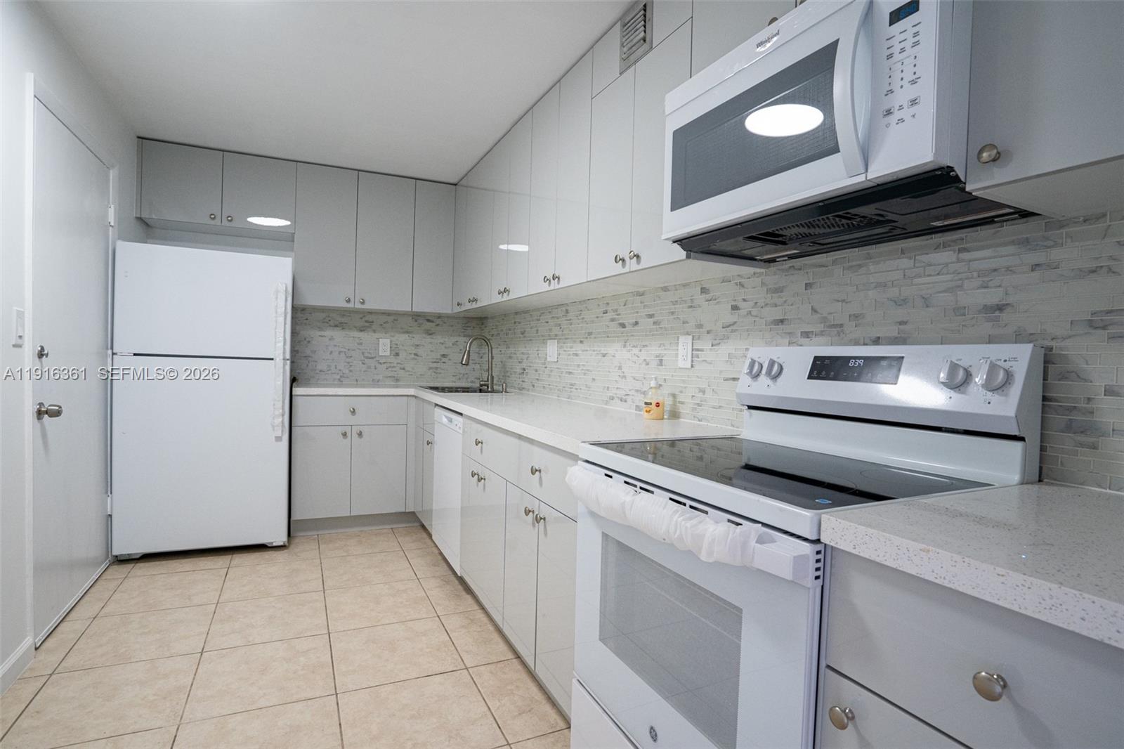 PLAZA TOWERS SOUTH CONDO - Residential