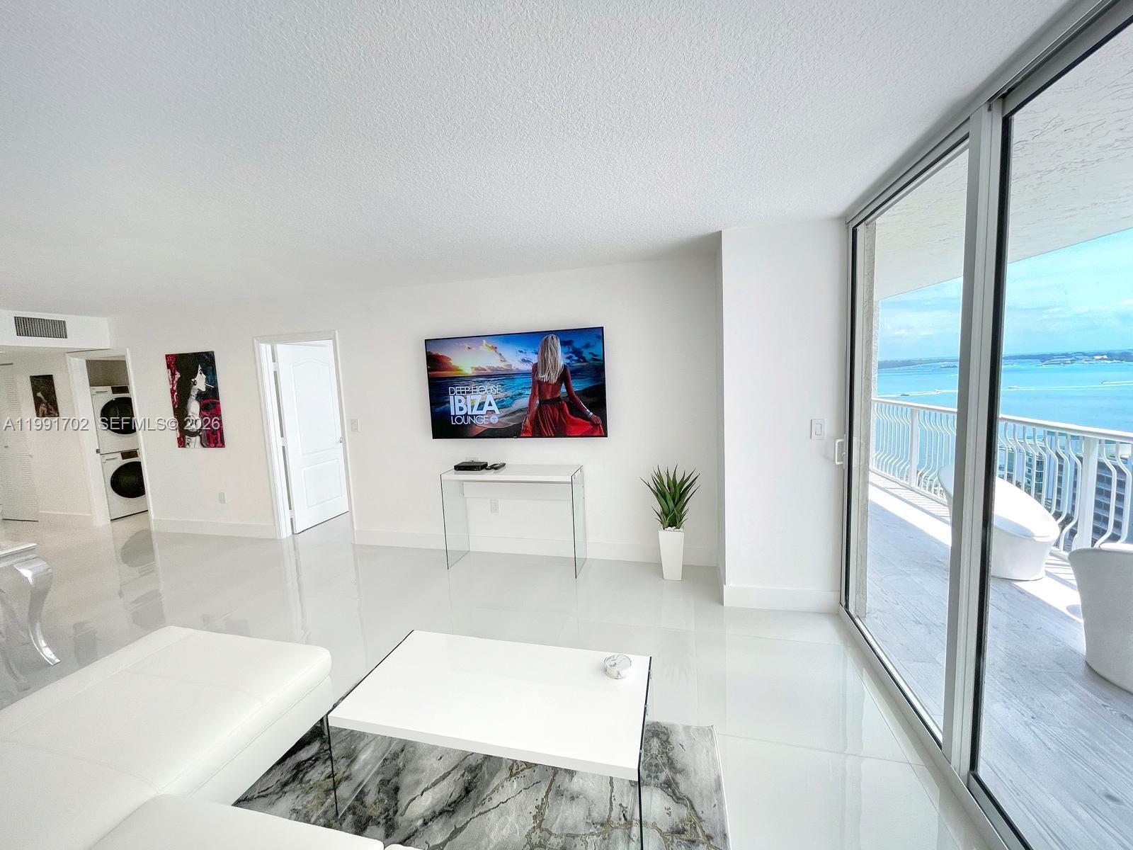 THE CLUB AT BRICKELL BAY - Residential