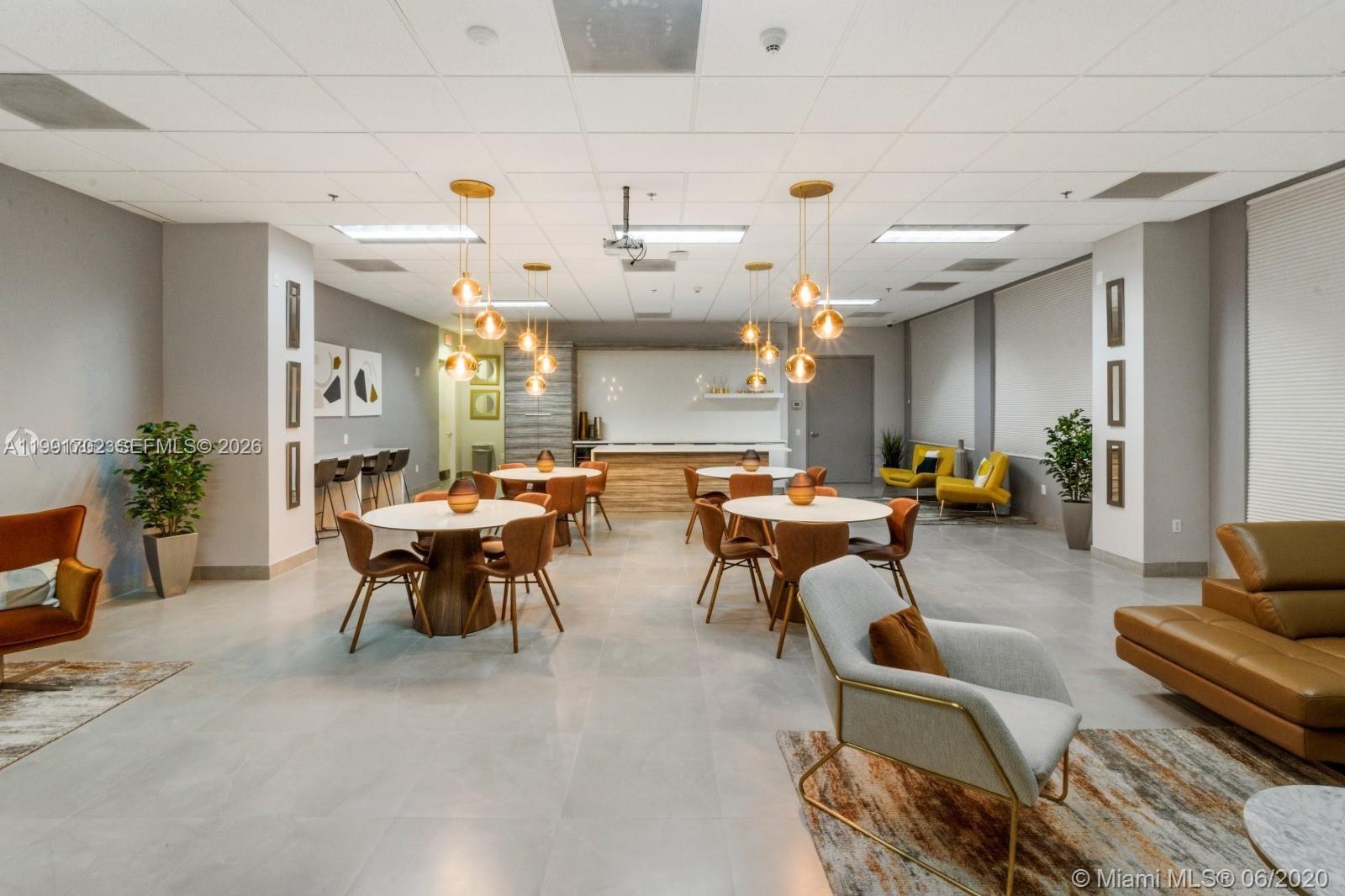 THE CLUB AT BRICKELL BAY - Residential
