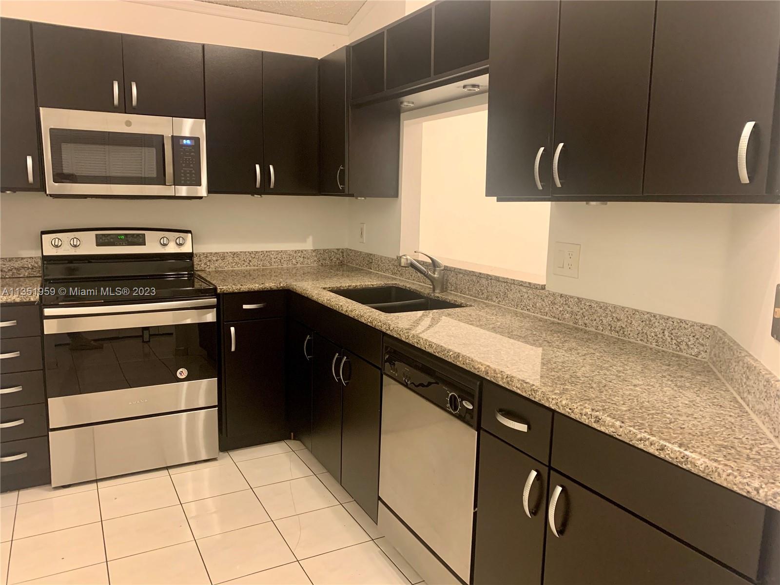 LAKES BY THE BAY SEC 6 - Residential
