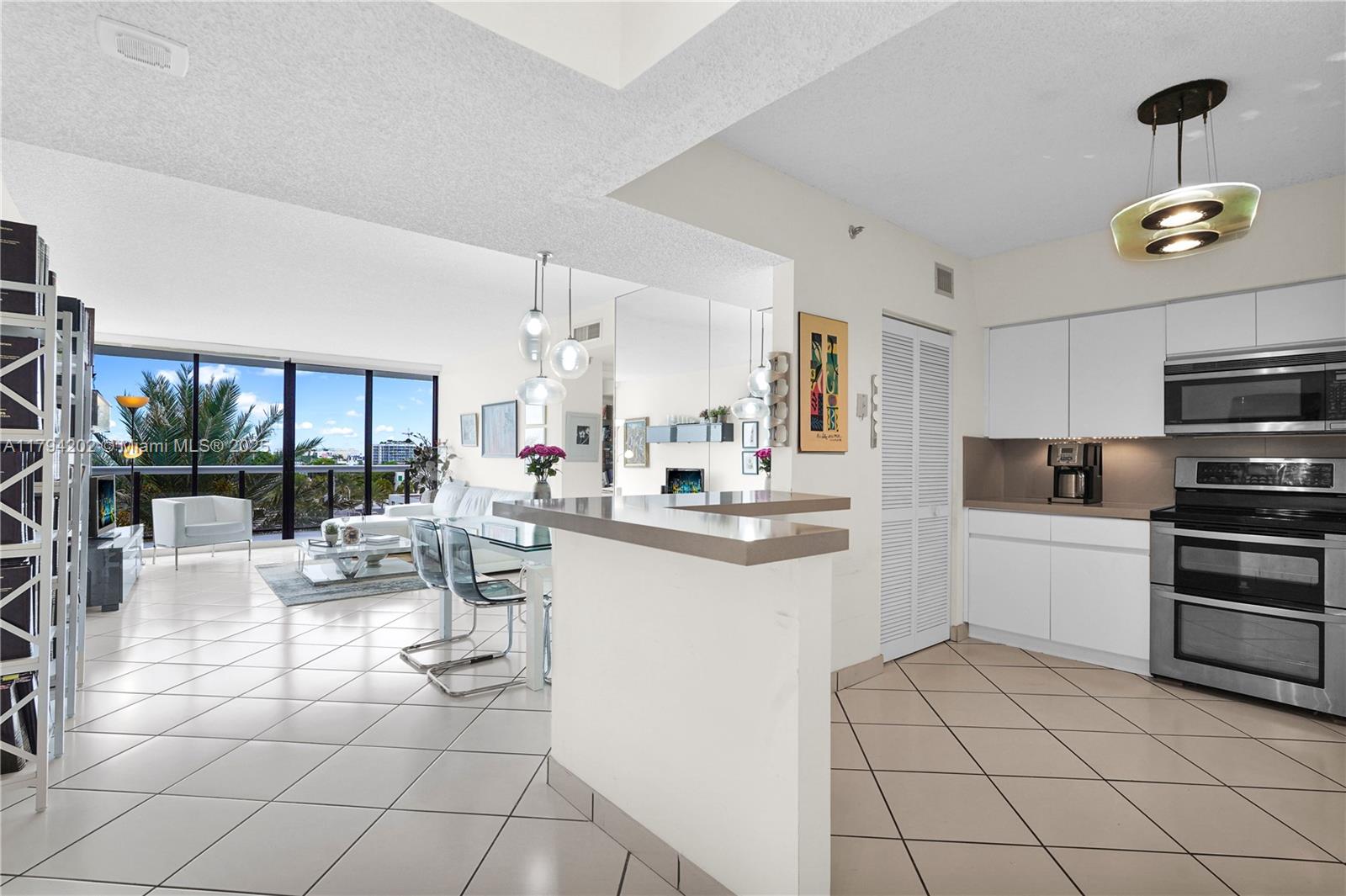 THE WAVES CONDO - Residential