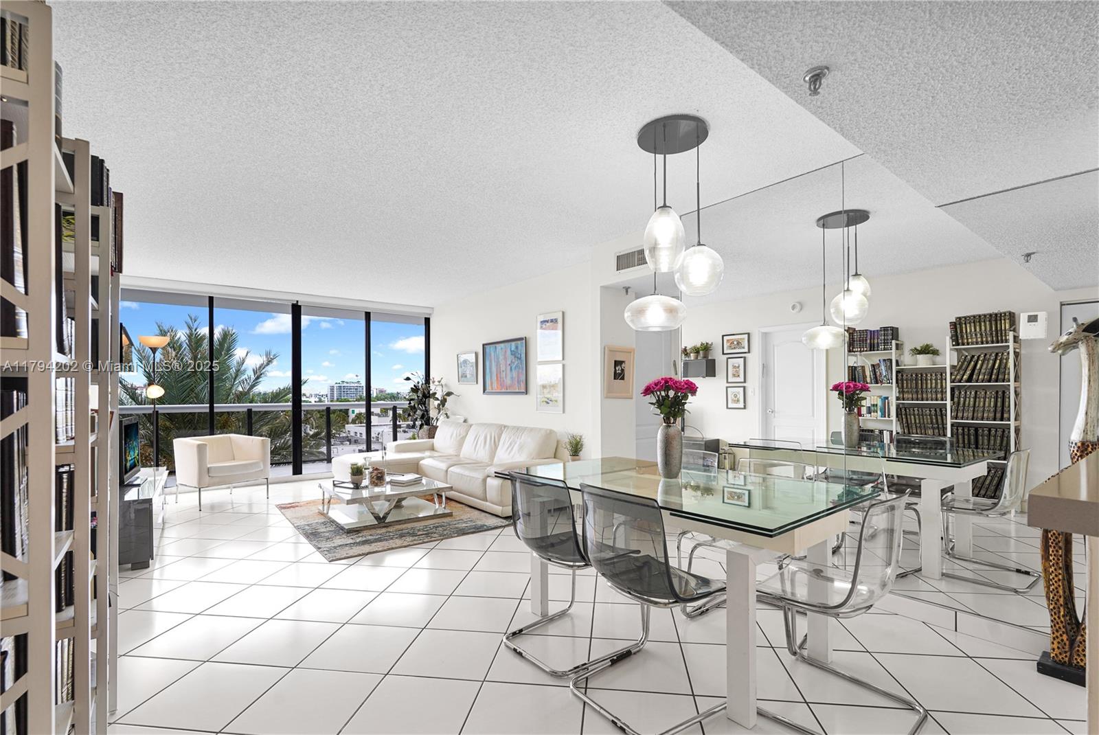 THE WAVES CONDO - Residential