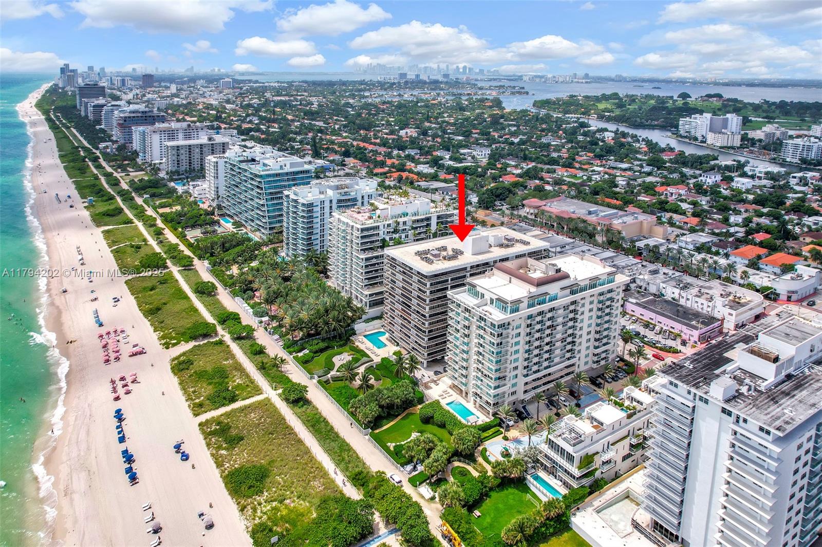 THE WAVES CONDO - Residential